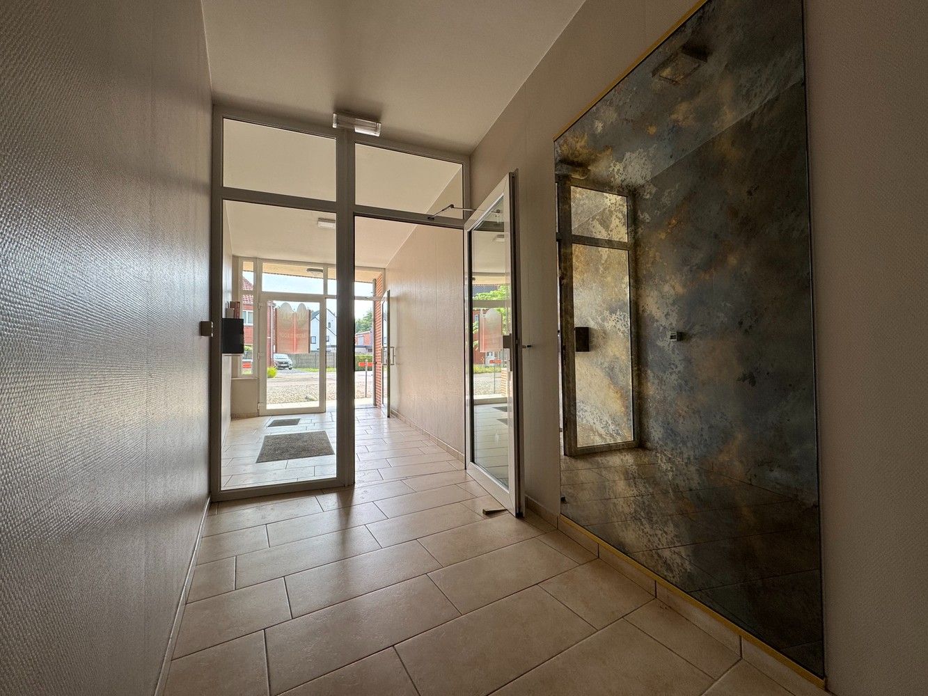 Supergroot appartement met aparte studio! foto 2
