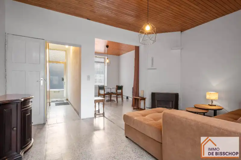 Gezellige woning met 2 slaapkamers, tuin en 2 autostaanplaatsen foto 3