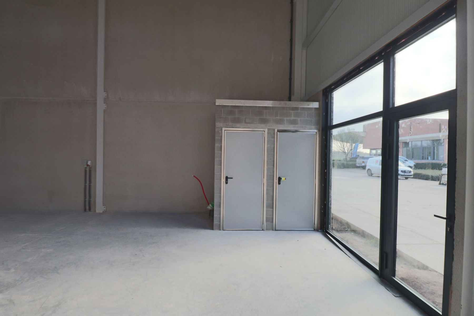 Een nieuwbouw opslag- / bedrijfsruimte van 220 m². foto 4