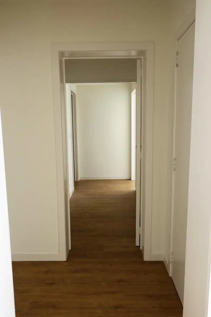 Gelijkvloers, 2-slpk appartement met garage nabij station foto 3