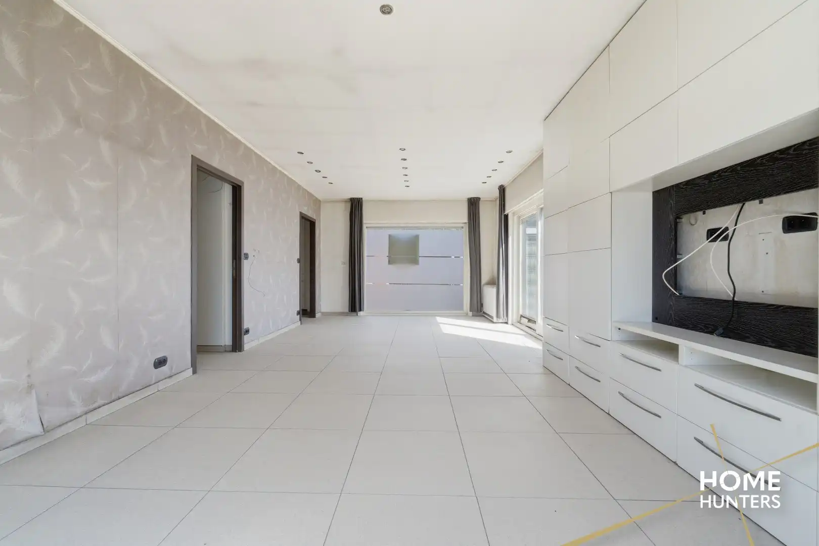 Te renoveren woning met ruime garage en tuin op centrale ligging te Zwevegem foto 18