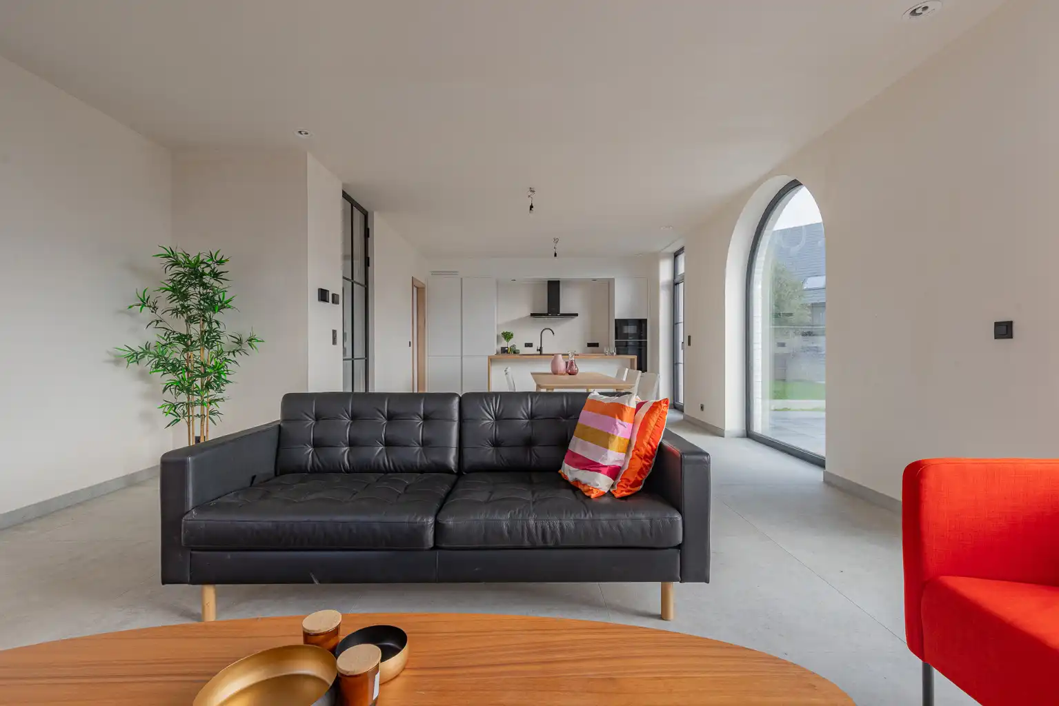 Nieuwbouw woning met 4 slaapkamers! foto 3