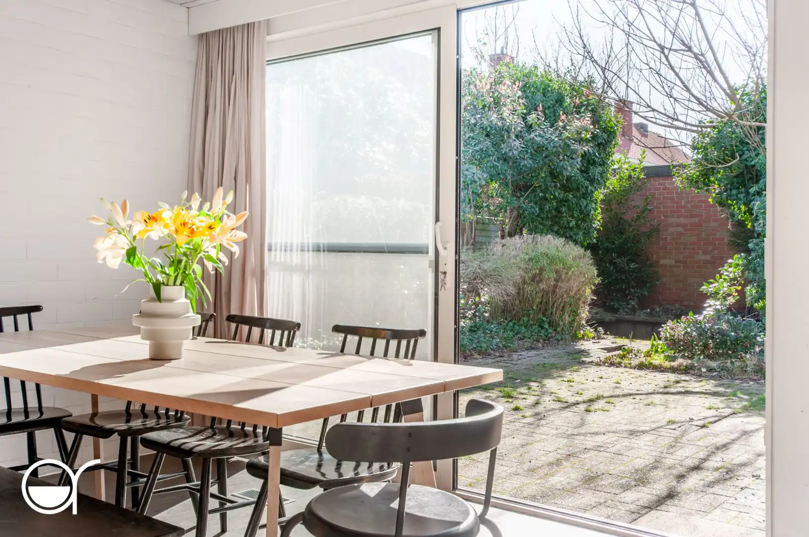 Architectenwoning met 3 slaapkamers  gelegen in een residentiële wijk in Lovendegem. foto 15