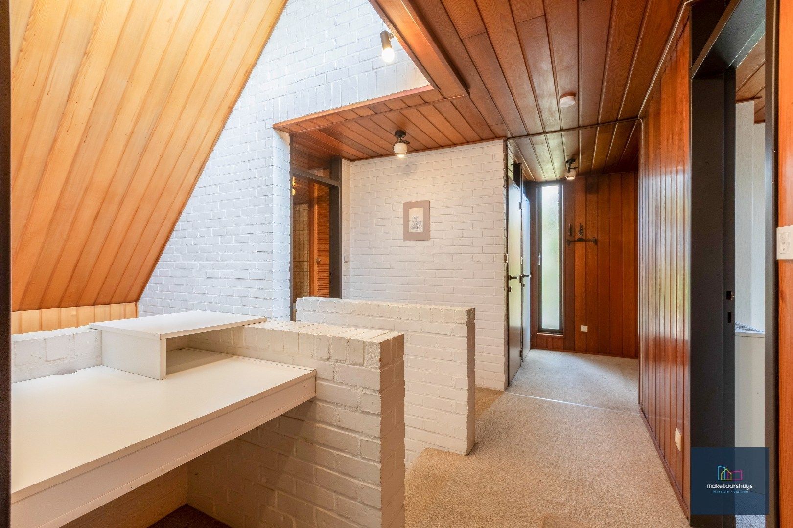 Architecturale woning op een rustige ligging foto 19