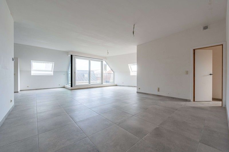 Prachtig 2 slaapkamer appartement TE KOOP in hartje Sint-Baafs-Vijve! (*6% BTW aankoop mogelijk) foto 6