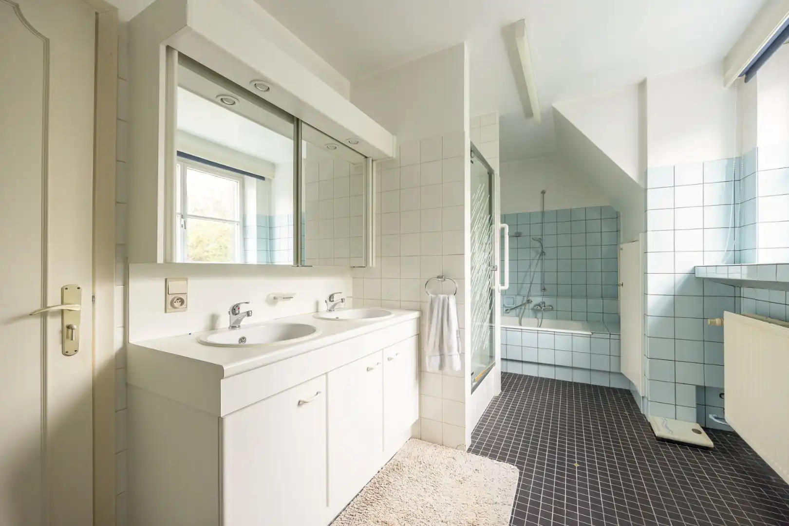 Klassieke villa op een perceel van 3.890 m² met een straatbreedte van 40 meter en Zuid-Oriëntatie te Schilde  foto 17