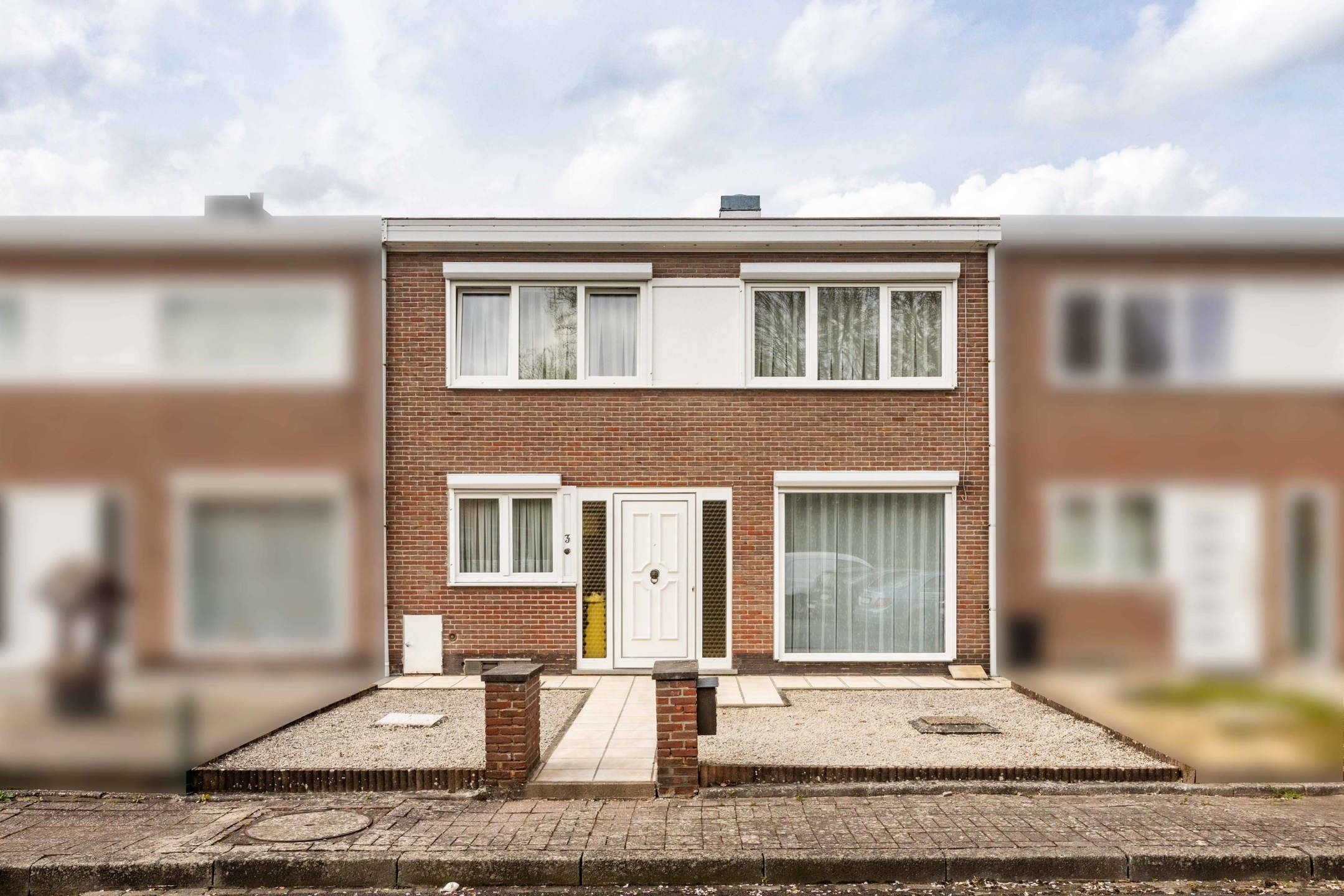 Hoofdfoto van de publicatie: Gezinswoning met 4 slaapkamers, tuin en achteruitweg 