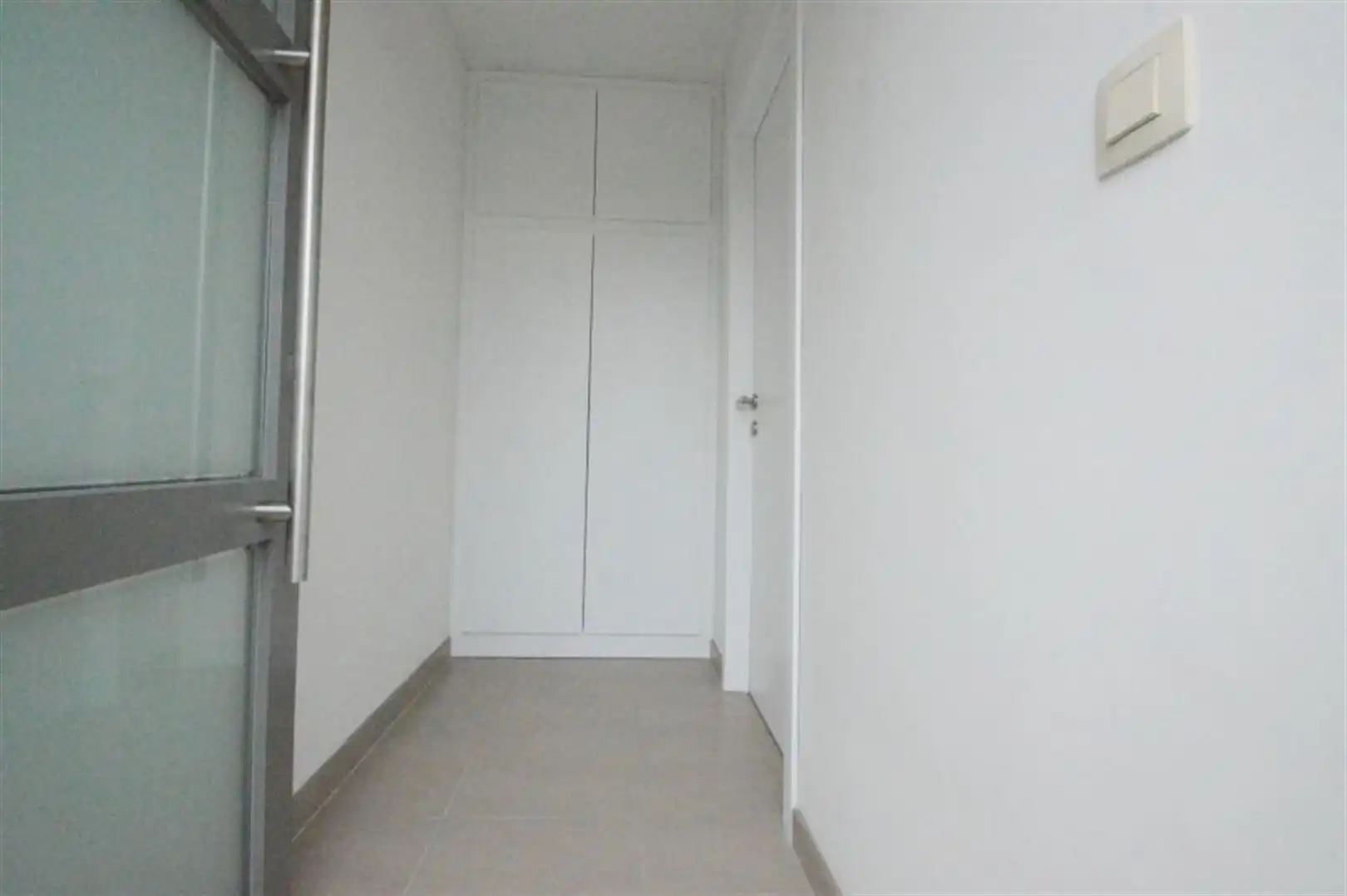 Totaal gerenoveerde gezinswoning te Dendermonde (Baasrode) foto 2