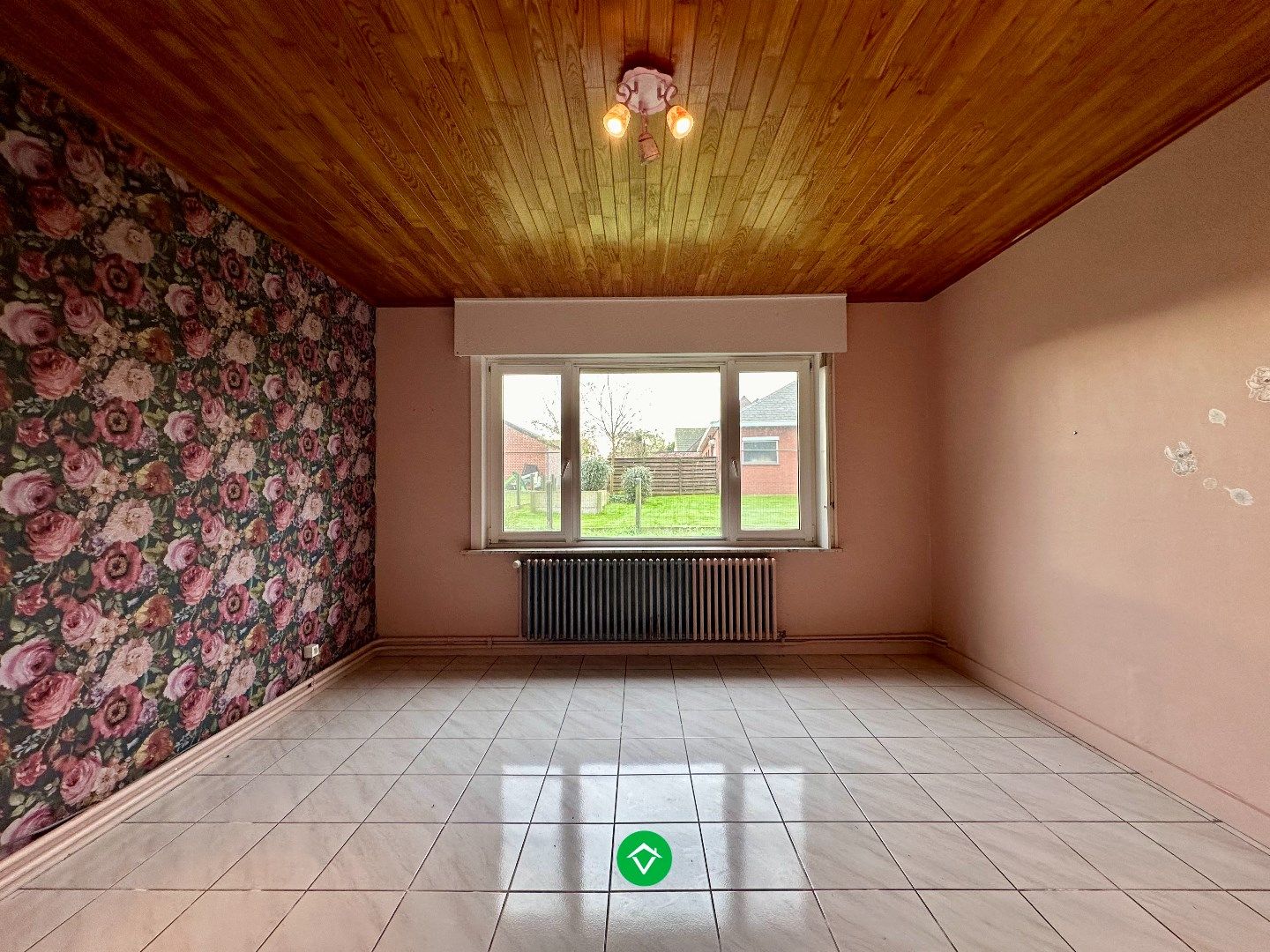 Alleenstaande woning aan een rustige weg te Ichtegem foto 16