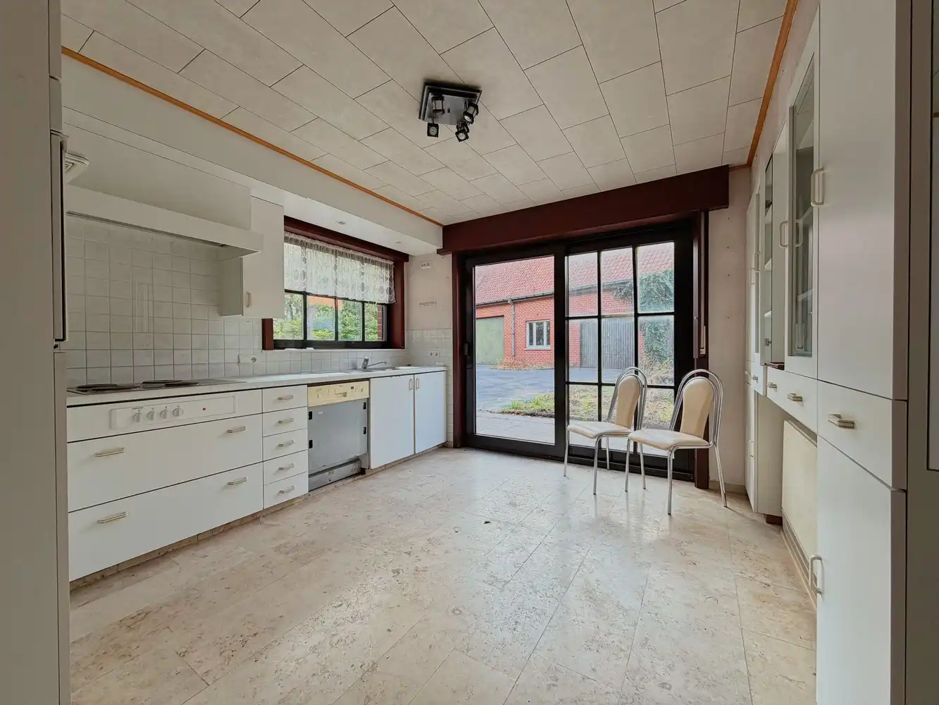 Unieke eigendom met bijgebouw op perceel van 2737 m² foto 12