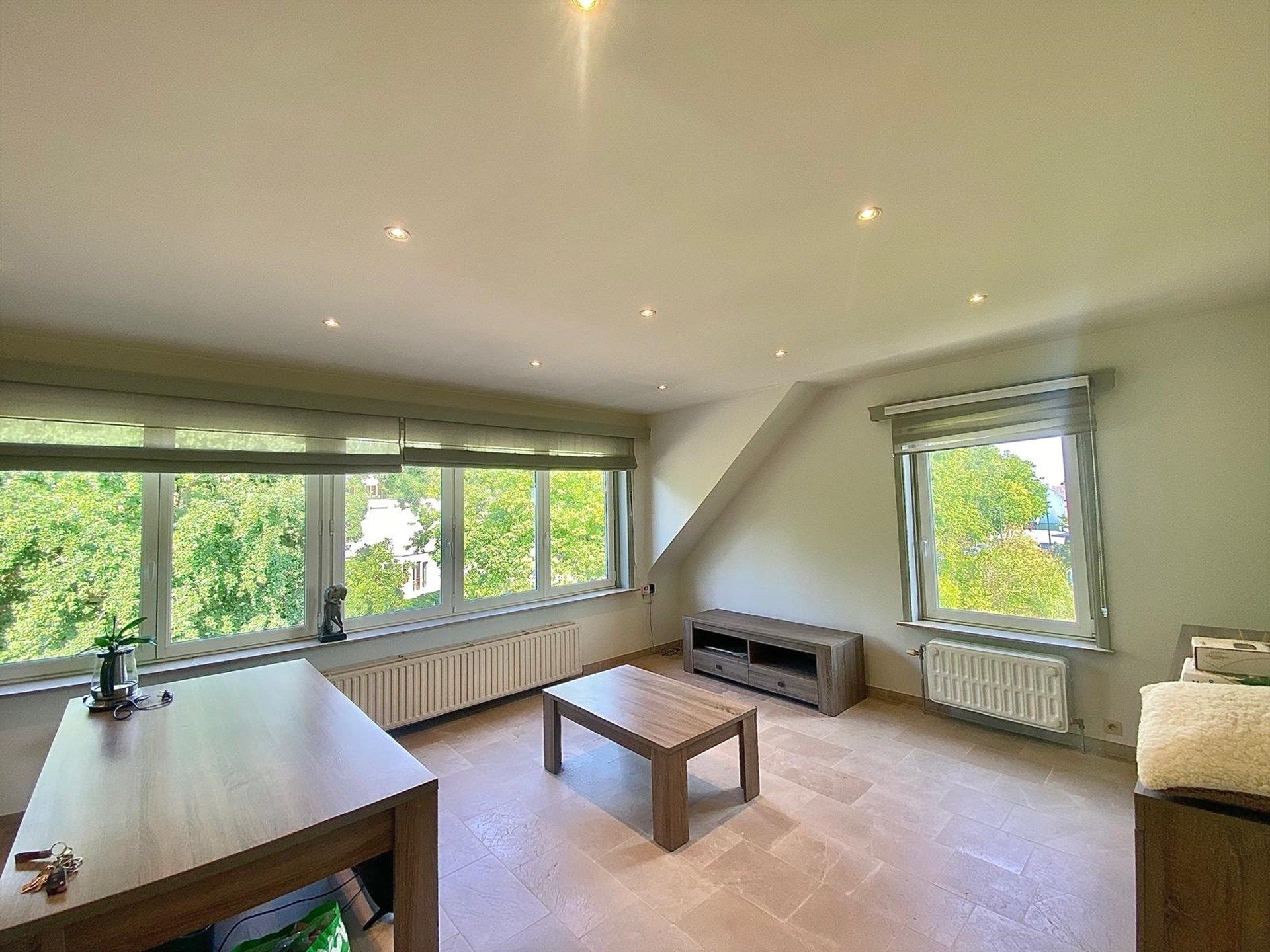 Prachtig appartement met drie ruime slaapkamers en twee terrassen foto 4