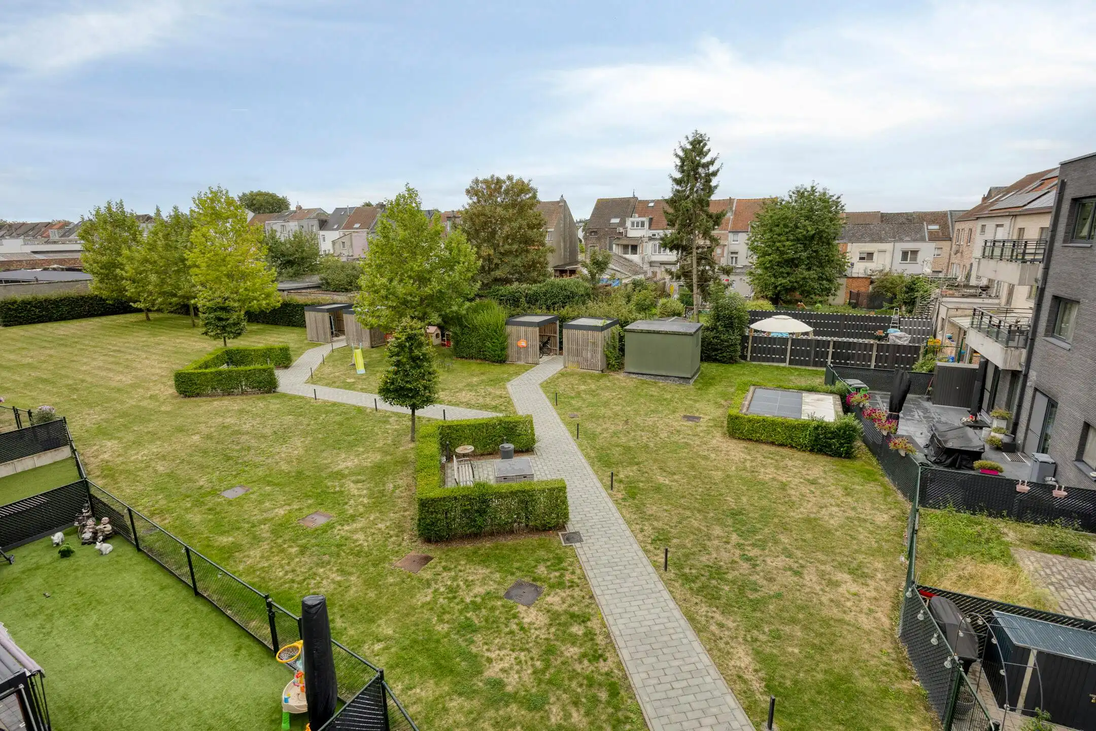 Instapklaar 1-slaapkamerappartement met terras en parking in Residentie Parkview te Vilvoorde foto 18