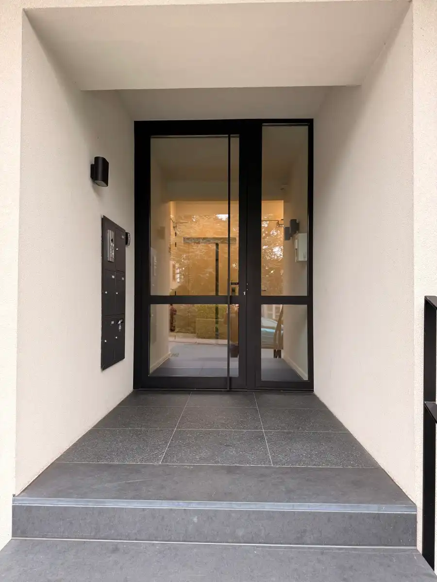 Zeer knap appartement op topligging foto 3