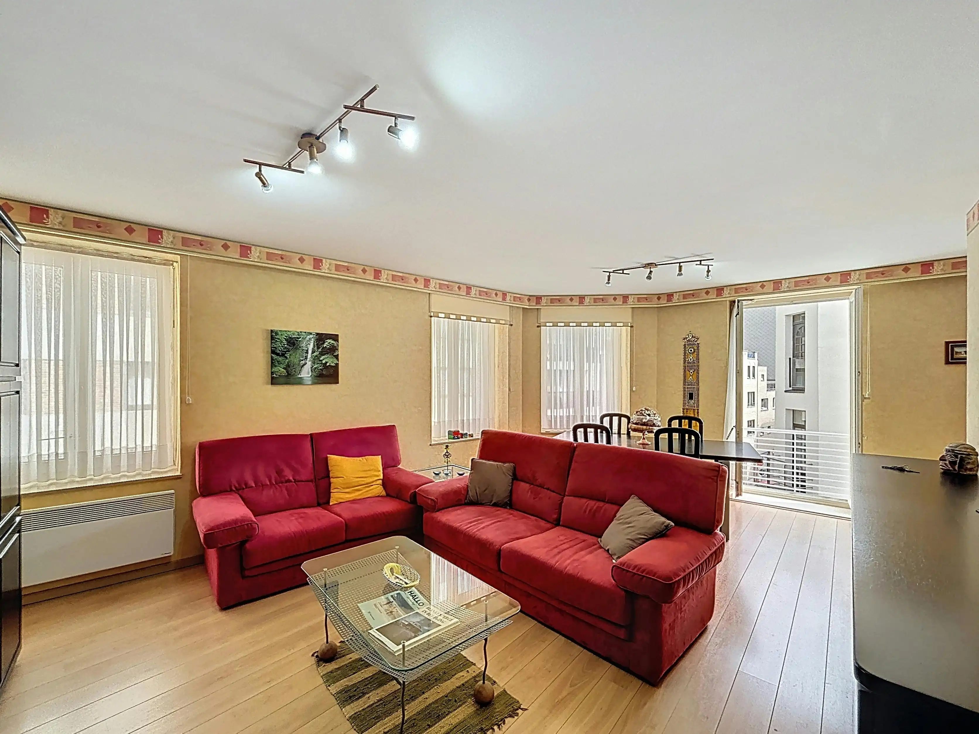 Hoofdfoto van de publicatie: Gemeubileerde studio met slaaphoek te koop te Blankenberge