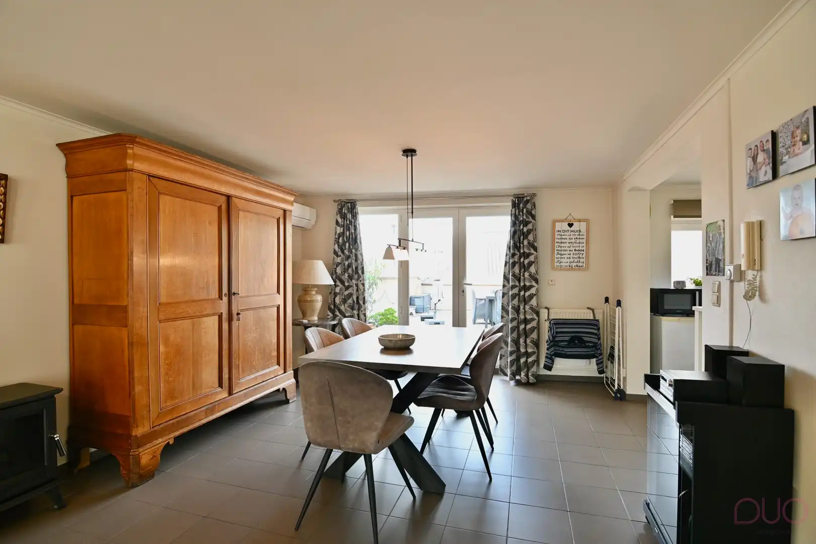 Instapklaar appartement met twee slaapkamers en groot terras met open zicht foto 3