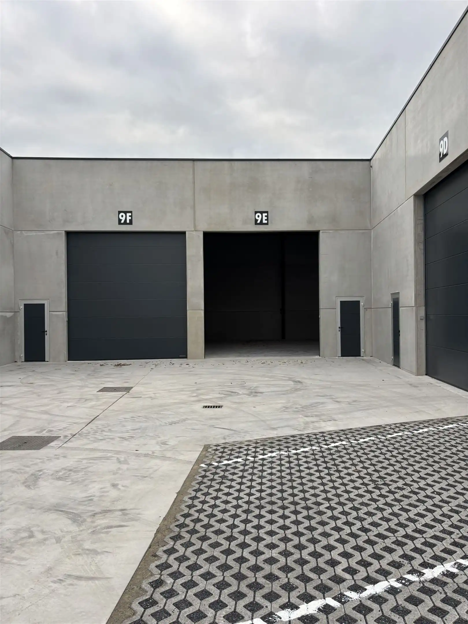 Industrieel gebouw foto {{pictureIndex}}