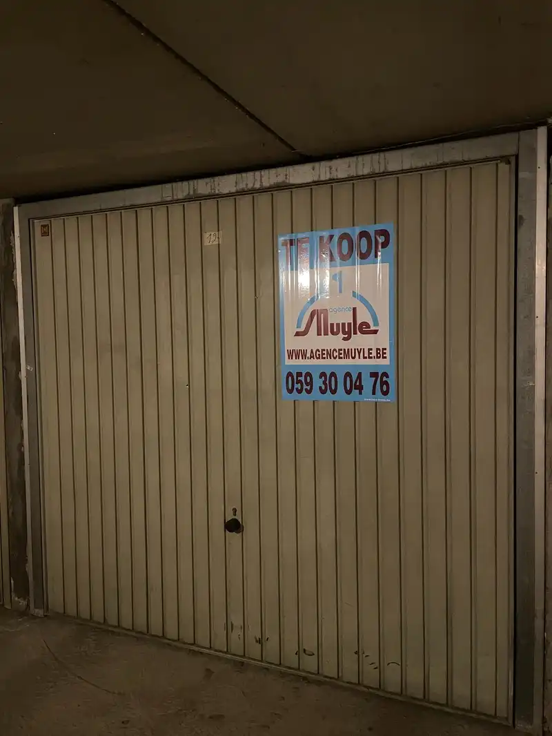 Garage te koop foto {{pictureIndex}}