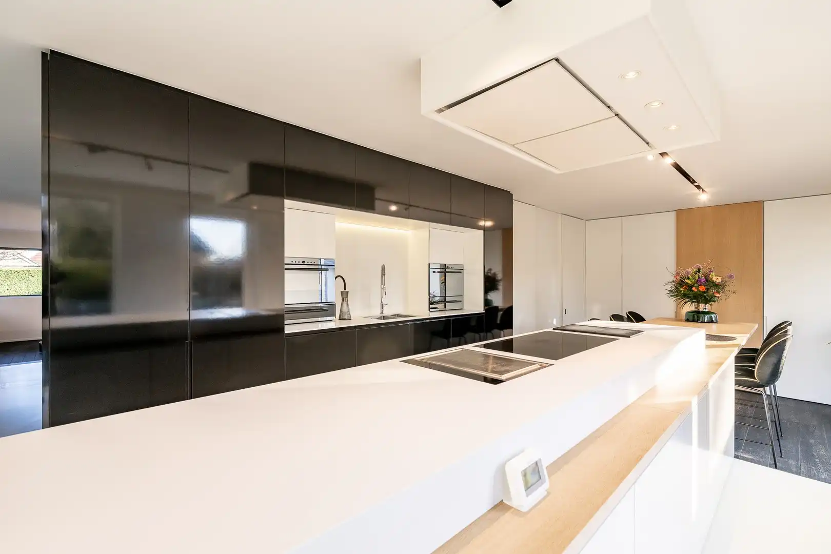 Alleenstaande villa met 4 slaapkamers in een residentiële omgeving. foto 13