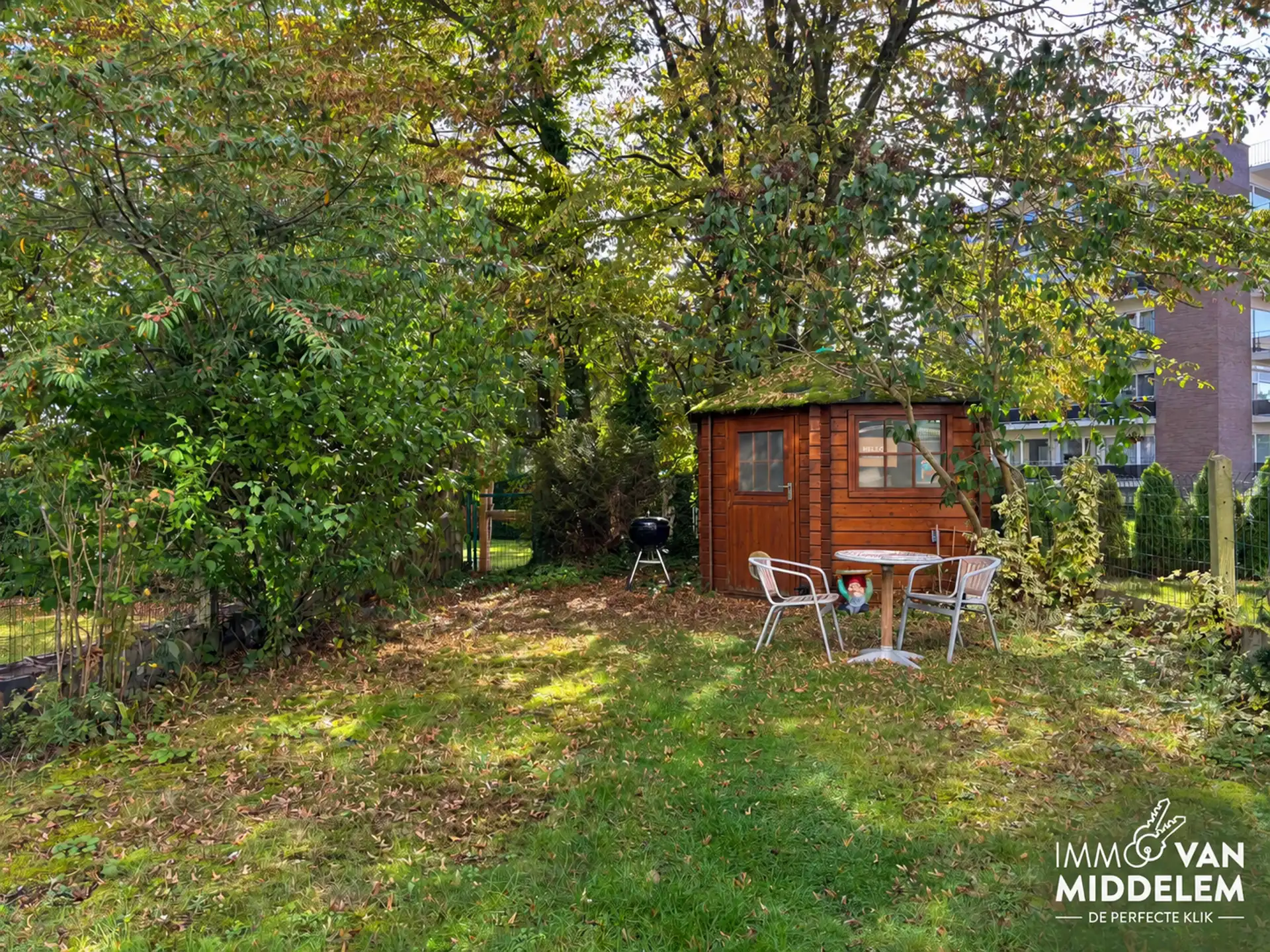 INSTAPKLAAR 2-SLAAPKAMER APPARTEMENT MET TUIN EN GARAGE foto 2