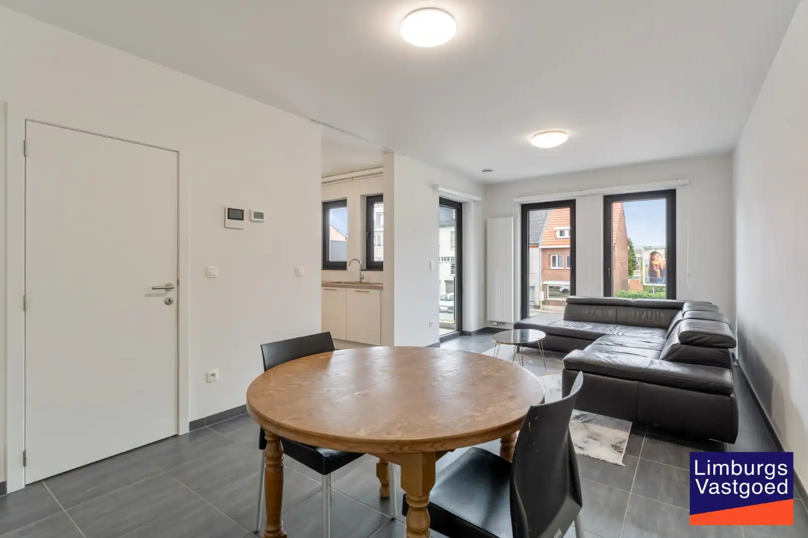 Appartement (80m²), 2 slpk, 2 ruime terrassen, autostaanplaats + kelderberging foto 2