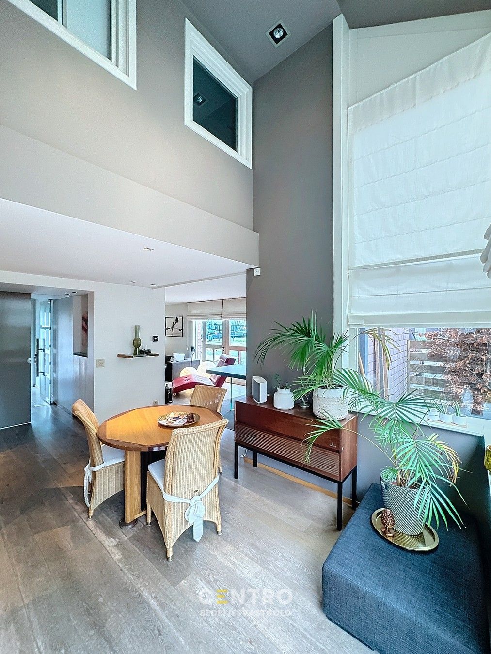 Prachtig BEDRIJFSPAND, bestaande uit MAGAZIJN (576m2 + tussenverdieping), BURELEN en instapklare, alleenstaande WONING. Op ambachtelijke zone te Aalter. foto 23