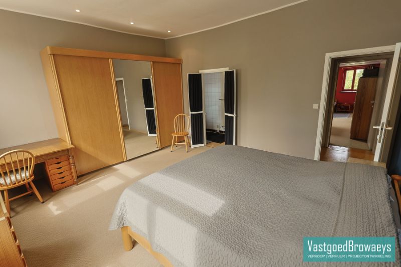 Te koop: Karaktervol voormalig gemeentehuis in hartje Horebeke foto 17