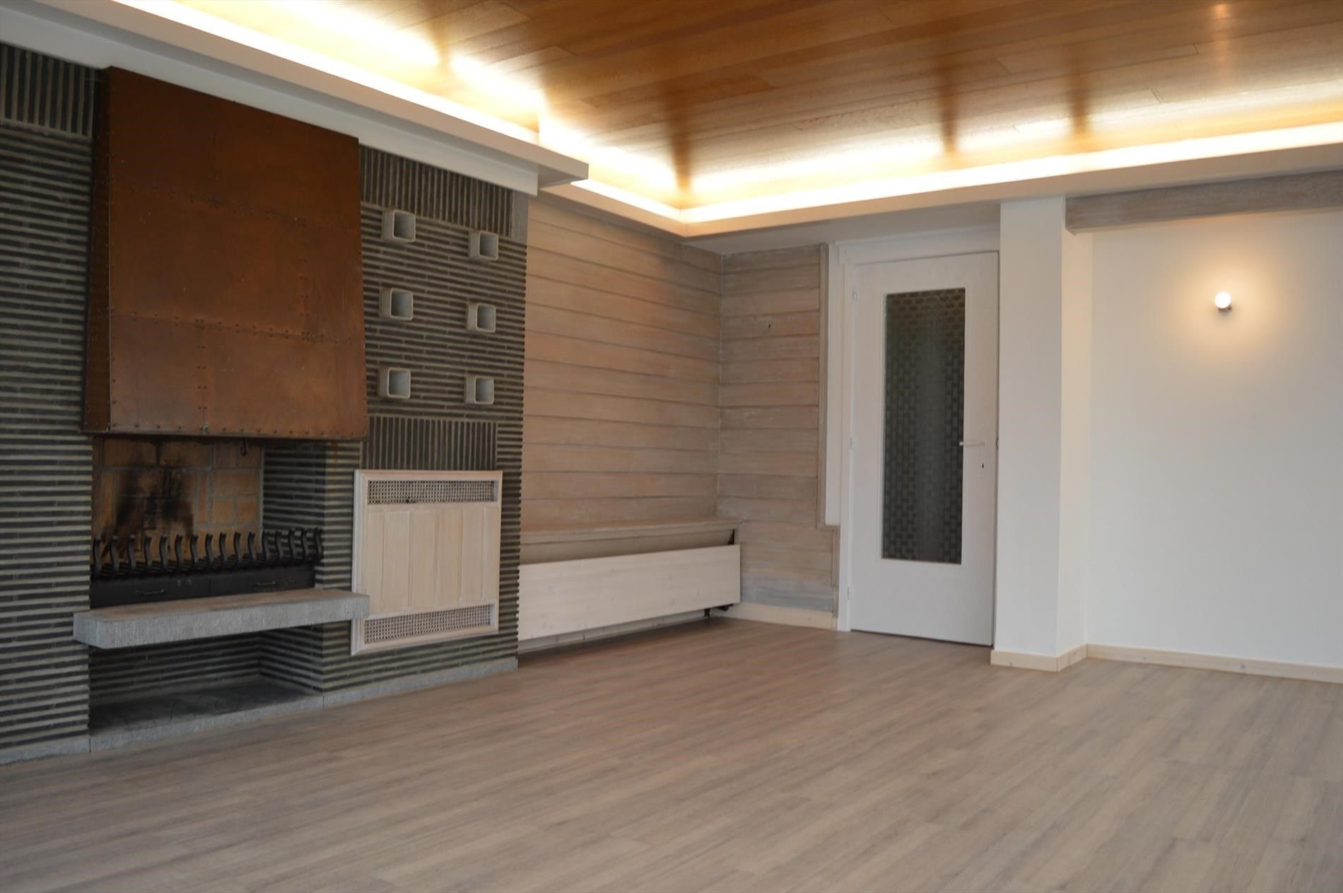Centraal gelegen 3 slaapkamerappartement met terras foto 3