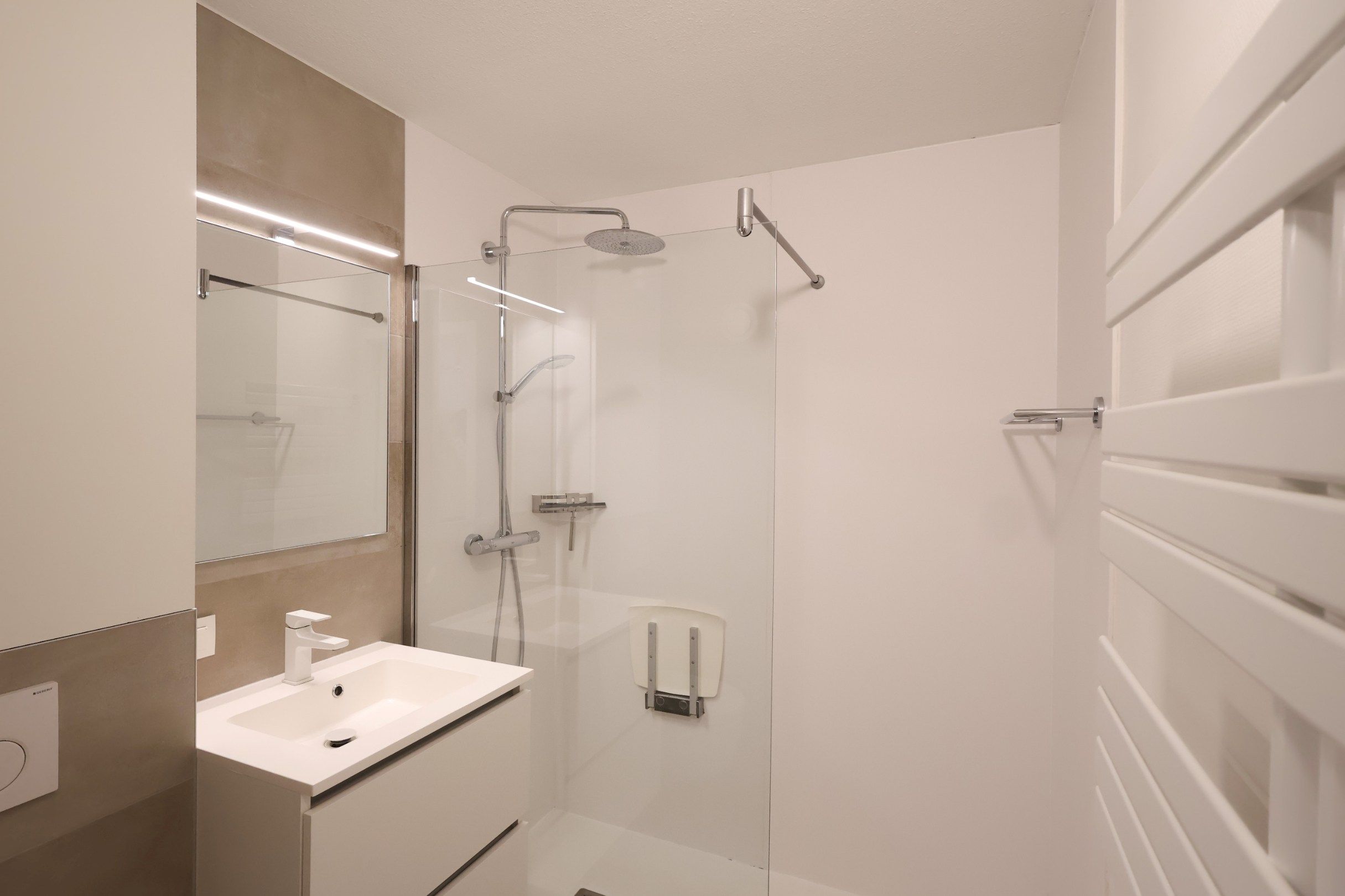 Ruime studio met prachtig zeezicht in de Res. Plaza I foto 6