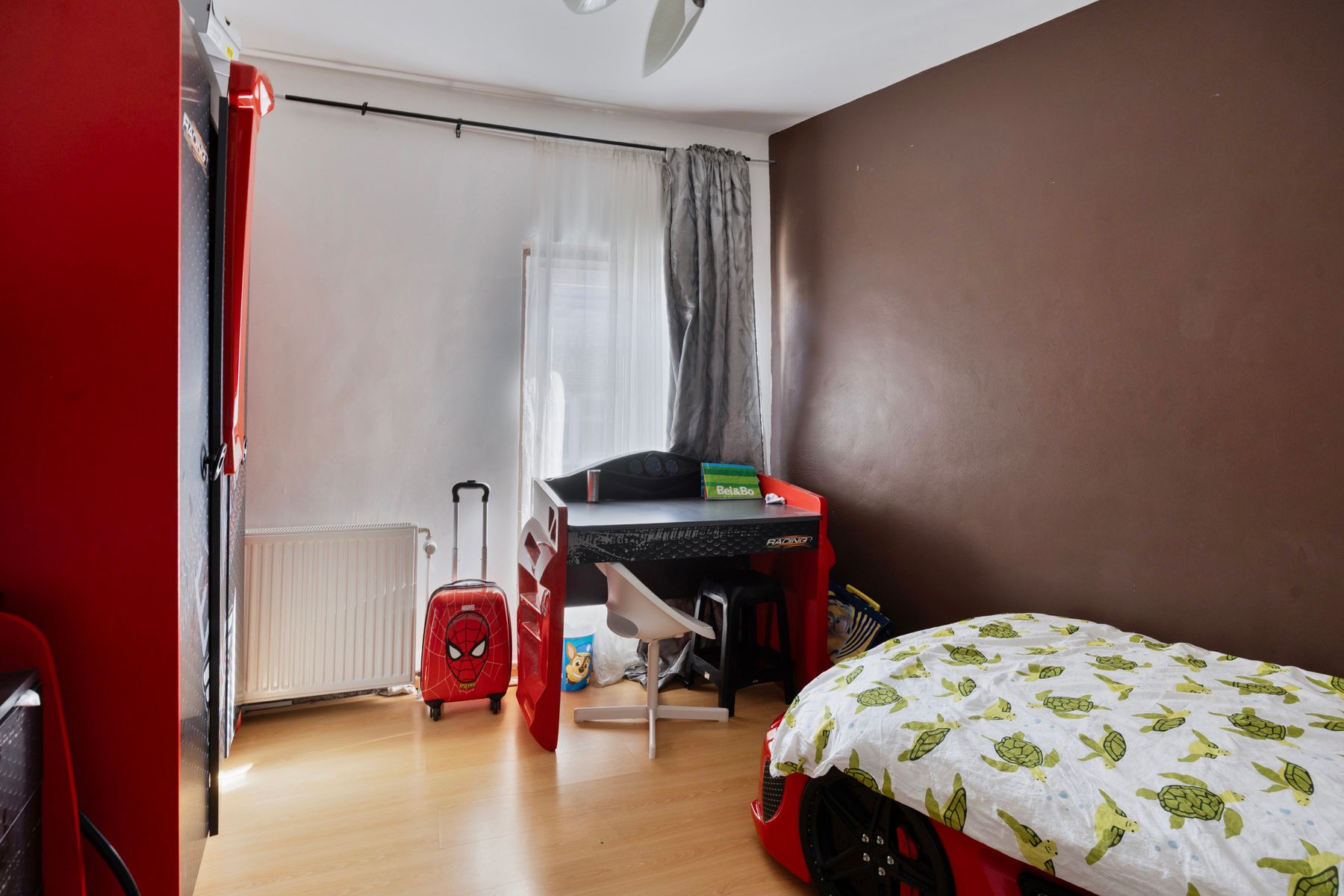 Instapklare halfopen bebouwing met vijf slaapkamers foto 16