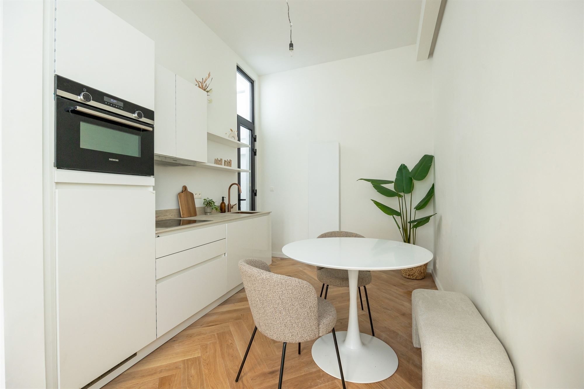 Prachtige gerenoveerde woning, ideaal ook als investering foto 8