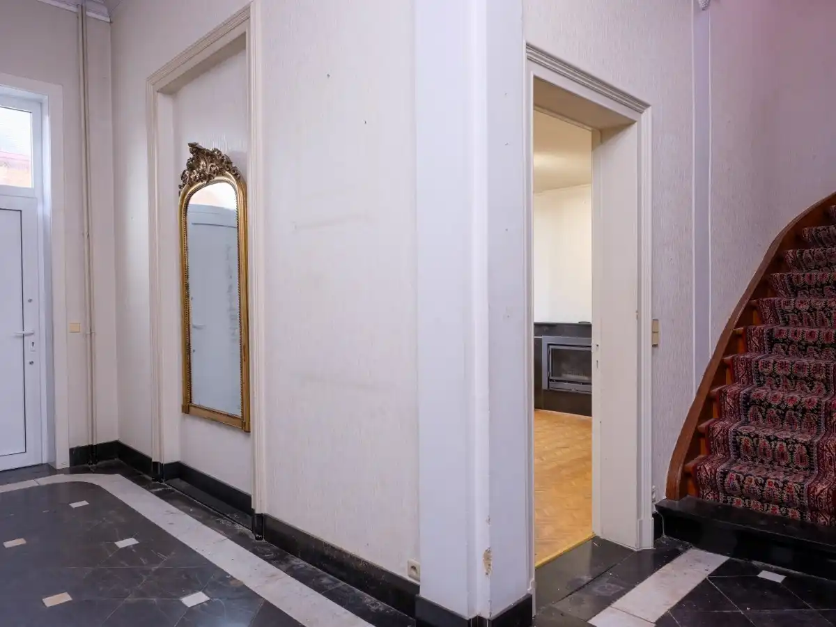 Izegem – Karaktervolle pastoriewoning met diepe tuin en tal van mogelijkheden foto 3