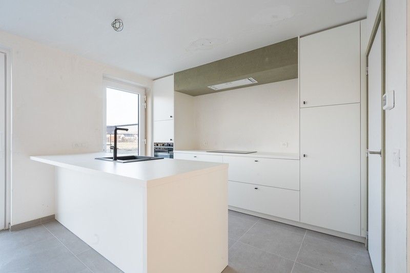 Instapklare nieuwbouwwoning met zonnige tuin te Roeselare foto 4