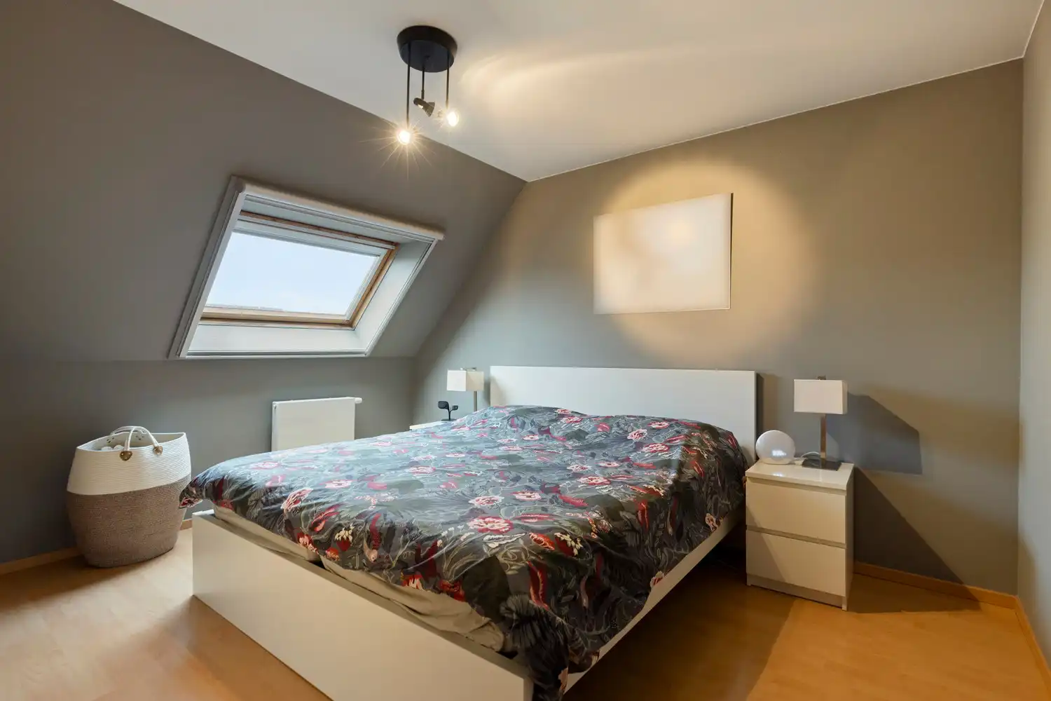 Instapklare split-level woning in de gegeerde wijk Rietschoorvelden te Merksem! foto 15