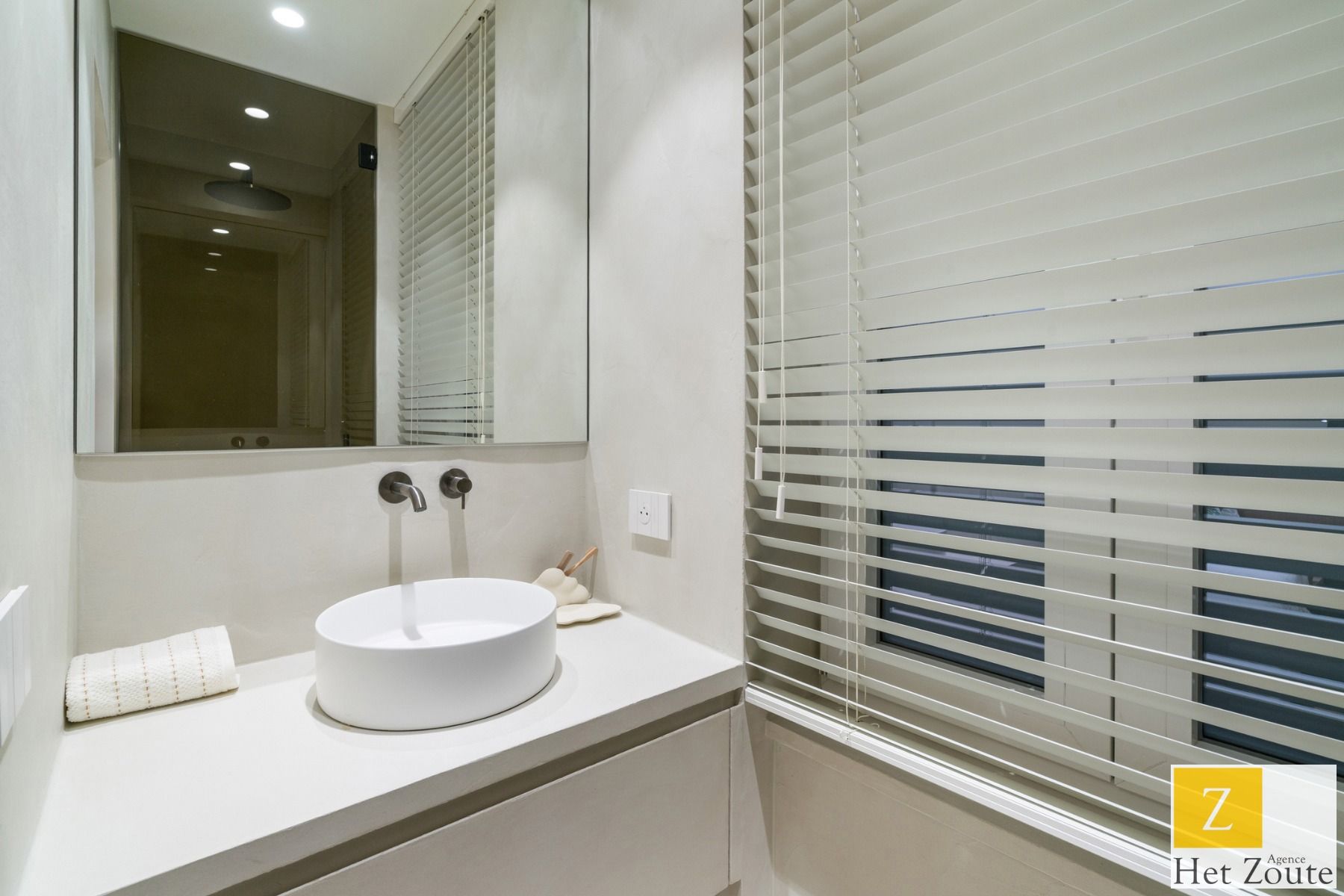 Elegantie, exclusieve luxe en frontaal zeezicht in Het Zoute foto 24