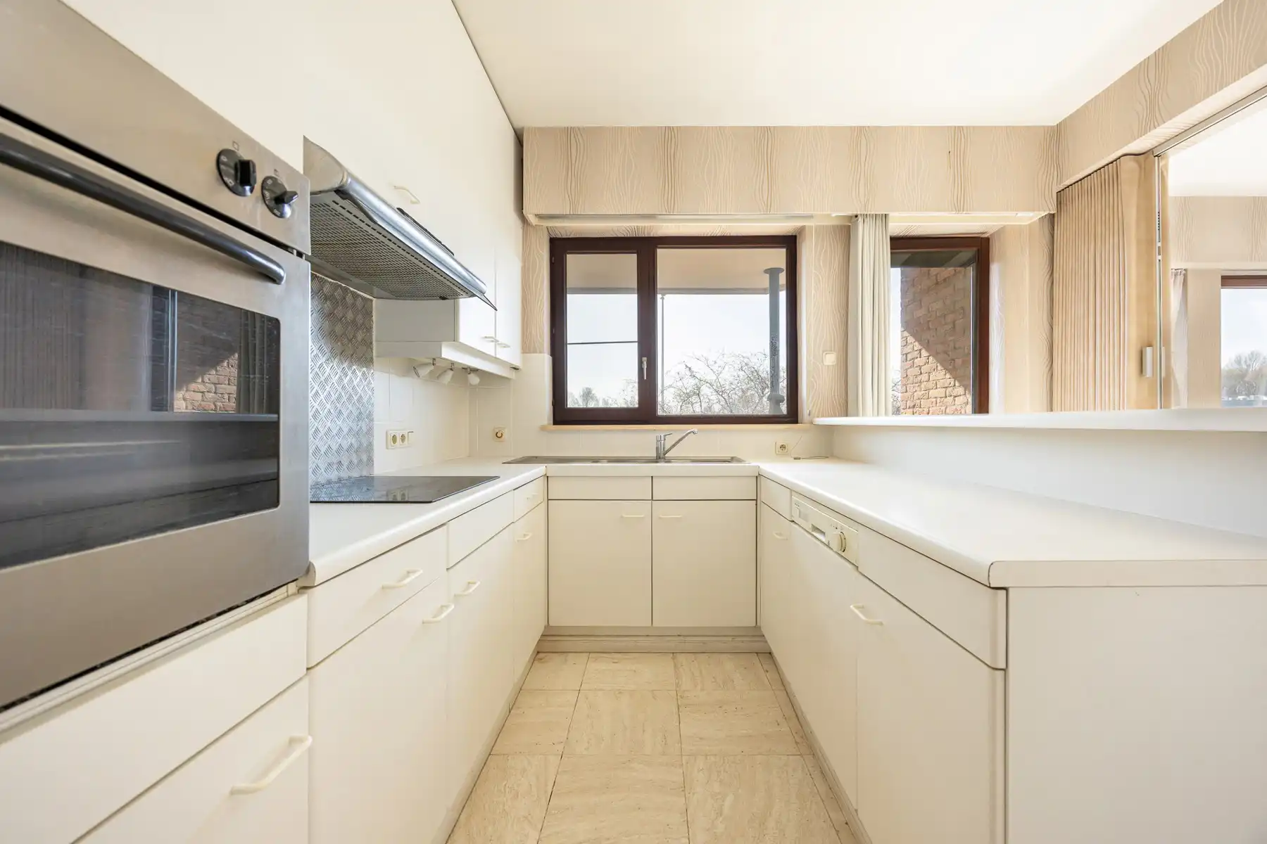 Ruim 2-slaapkamerappartement met lift, 2 terrassen en garage. foto 6