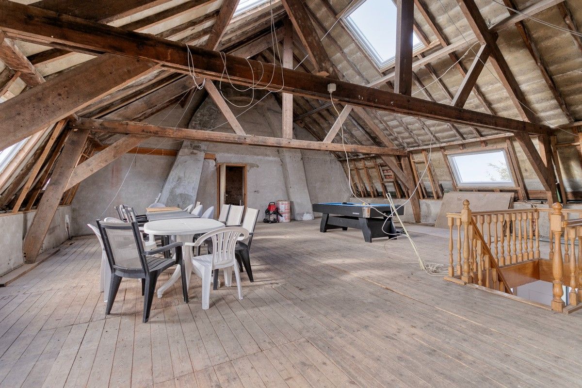 Ruime instapklare hoeve met diverse bijgebouwen foto 12