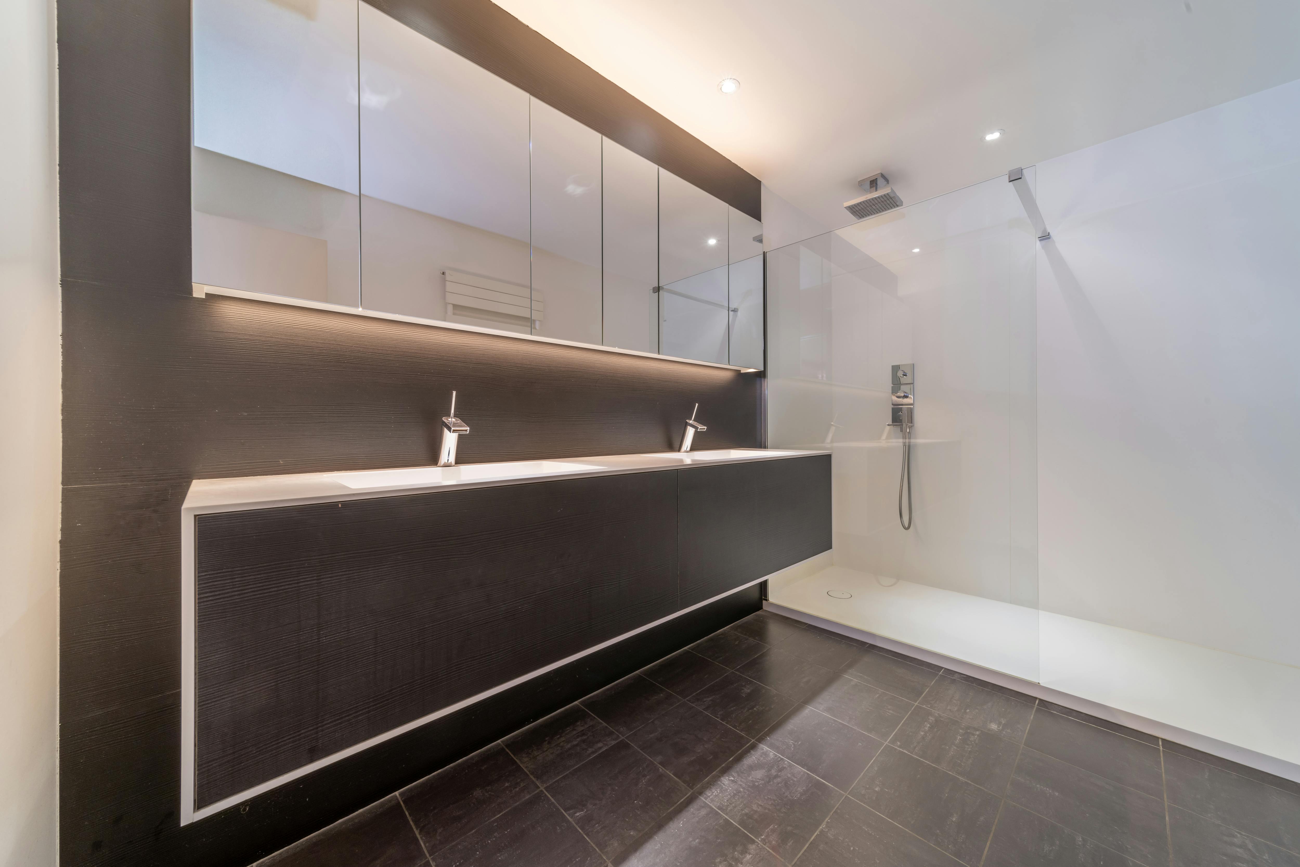 Riante woning met handelsgelijkvloers te koop in het centrum van Veurne. foto 7