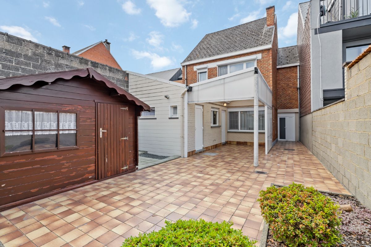Solide rijwoning met 3 slaapkamers en zijdoorgang foto 15