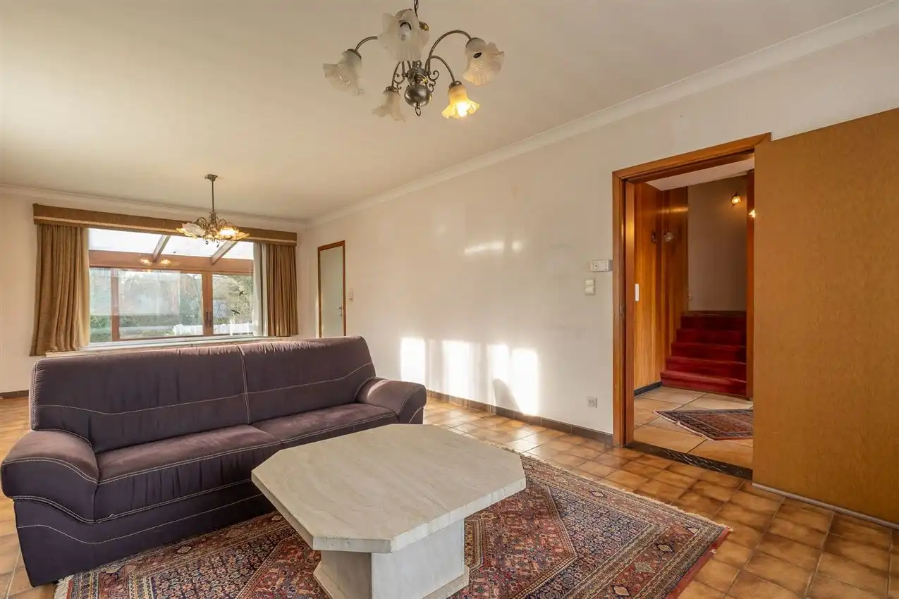 Te renoveren splitlevel woning in doodlopende straat foto 8