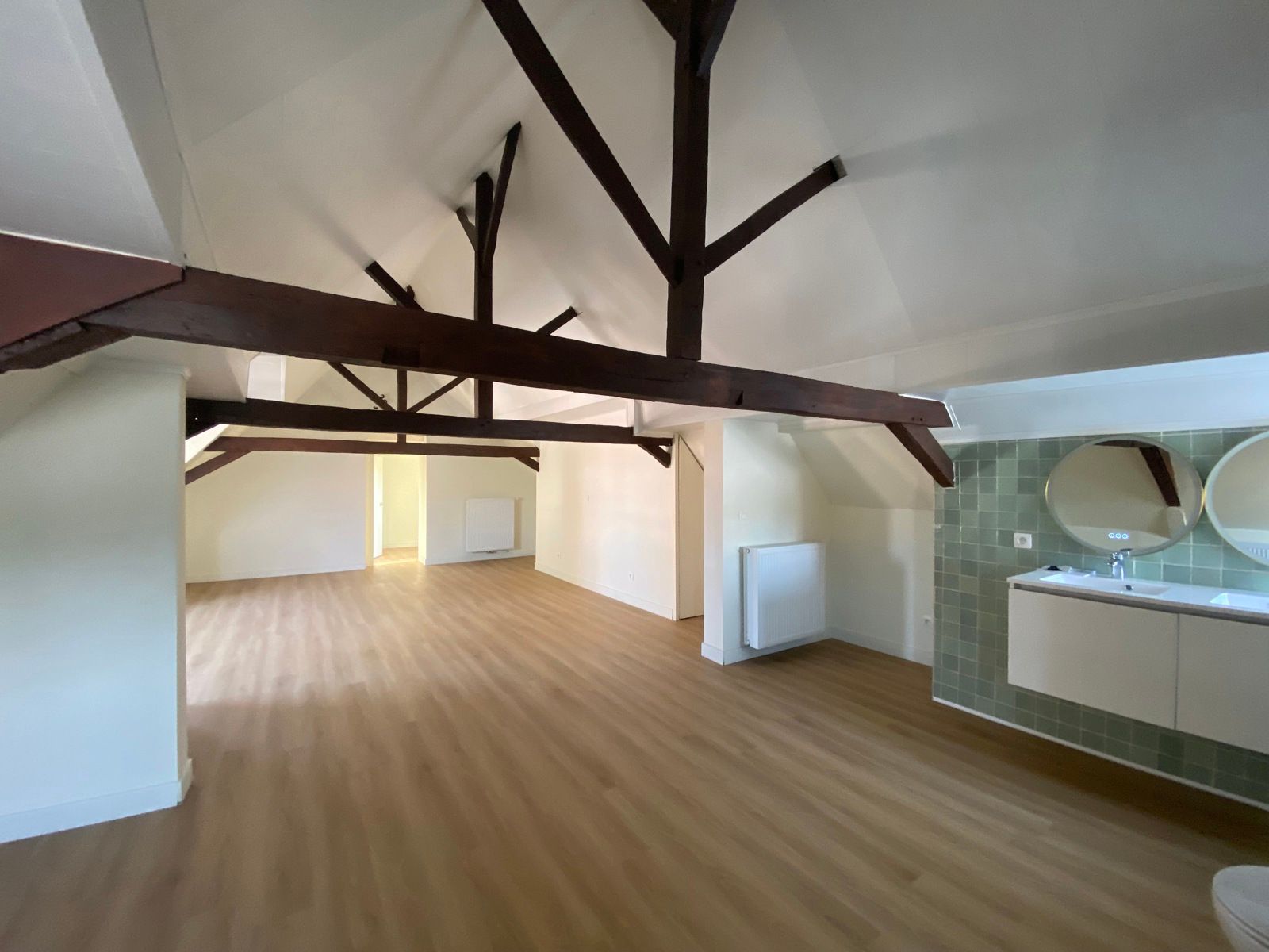 Gerenoveerde woning op wandelafstand van het centrum. foto 13