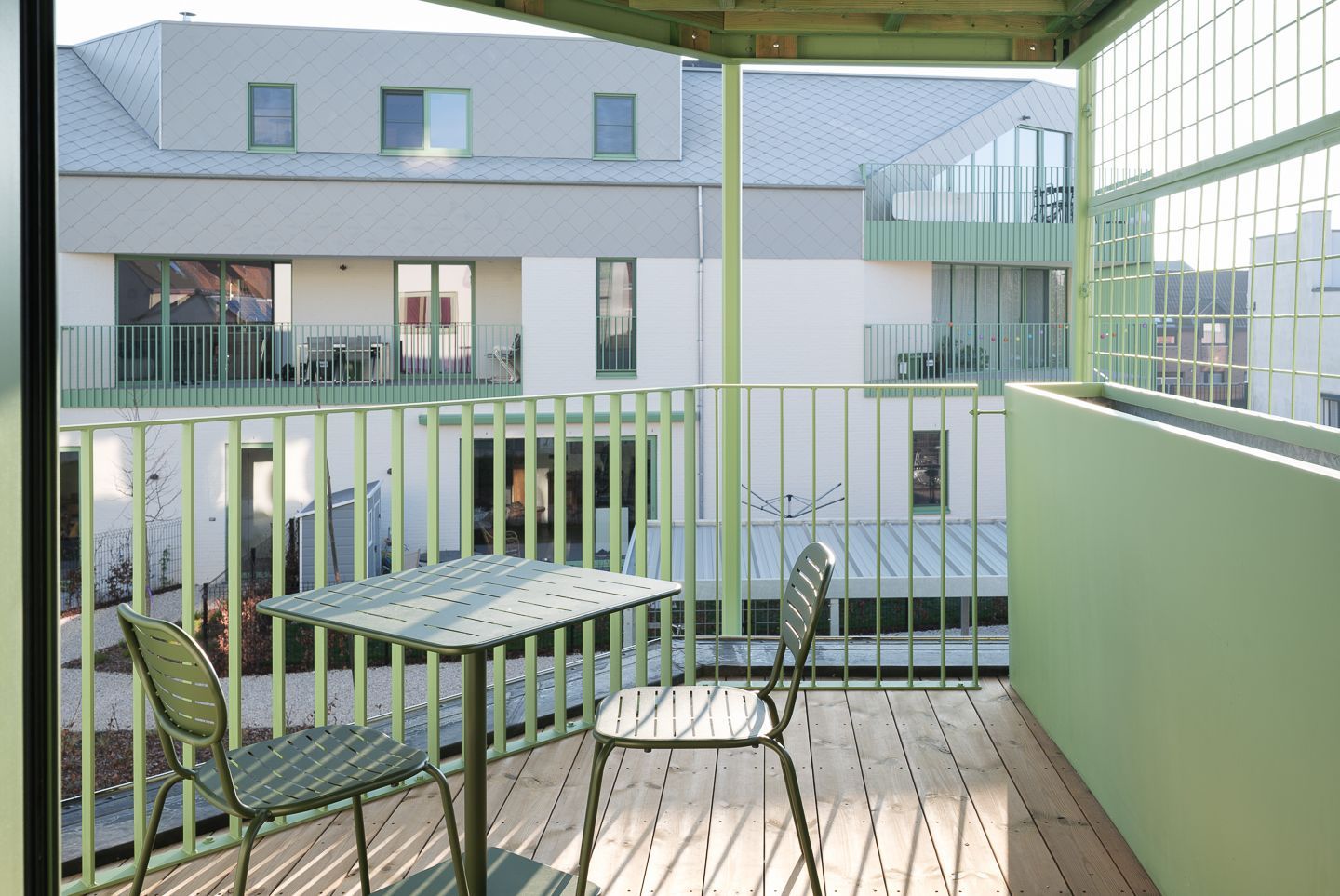 Gerenoveerd 2 slpk appartement met terras te Destelbergen foto 4