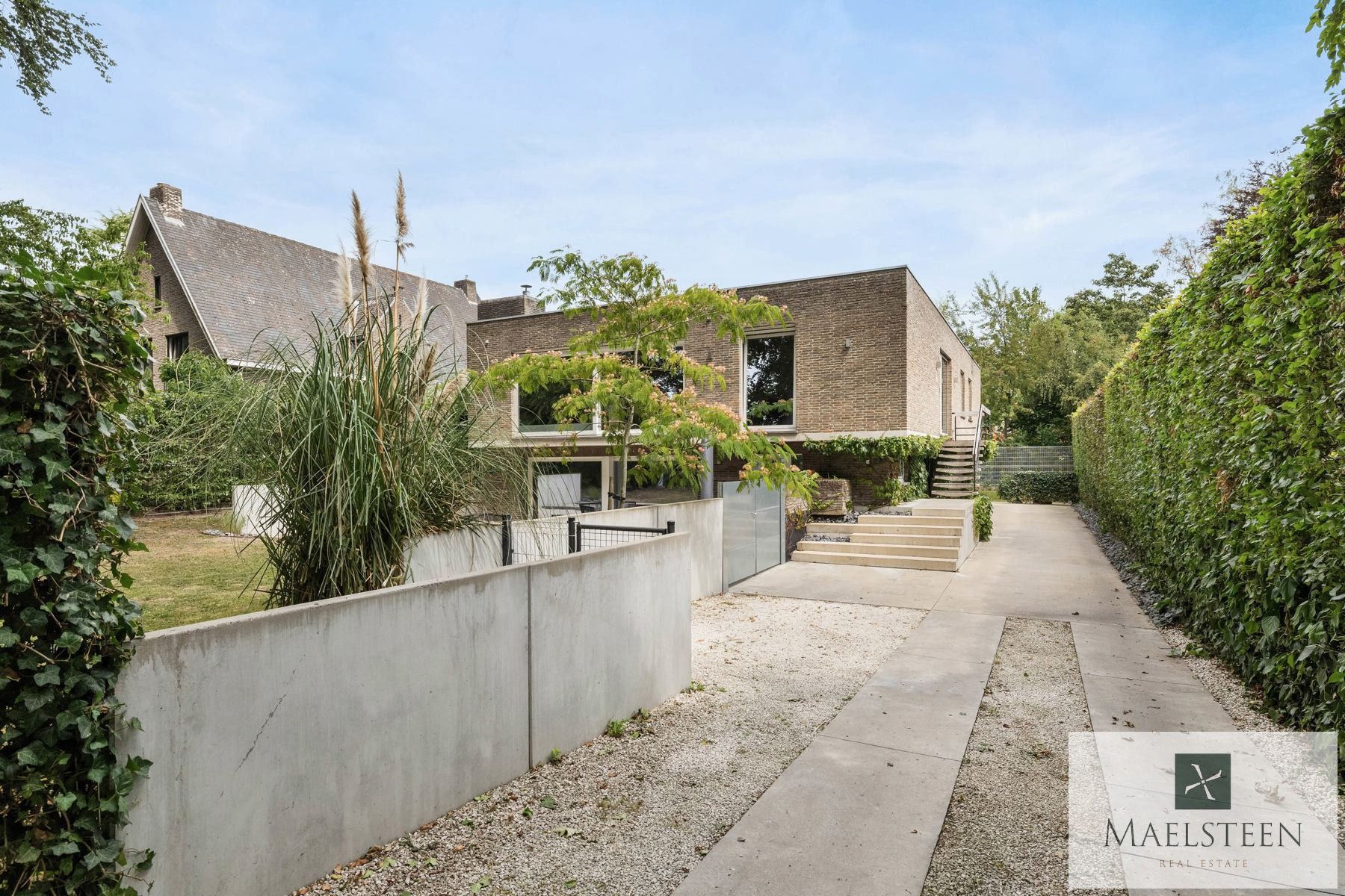 Instapklare villa op 835 m² te Sint-Michiels (Brugge) foto {{pictureIndex}}