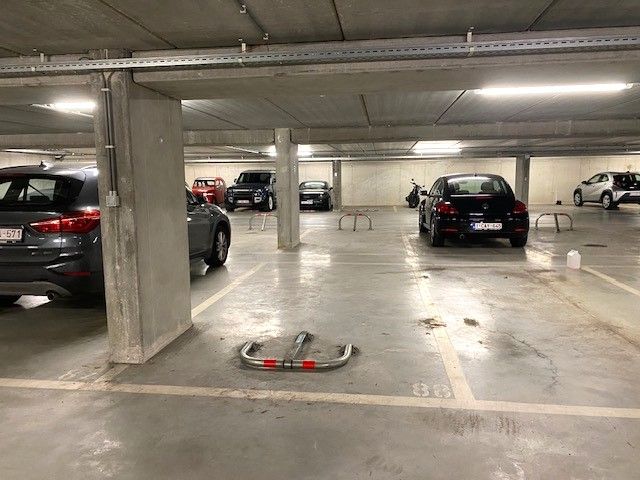 Topligging 1 slpka appartement + terras + autostaanplaats centrum Geel foto 18