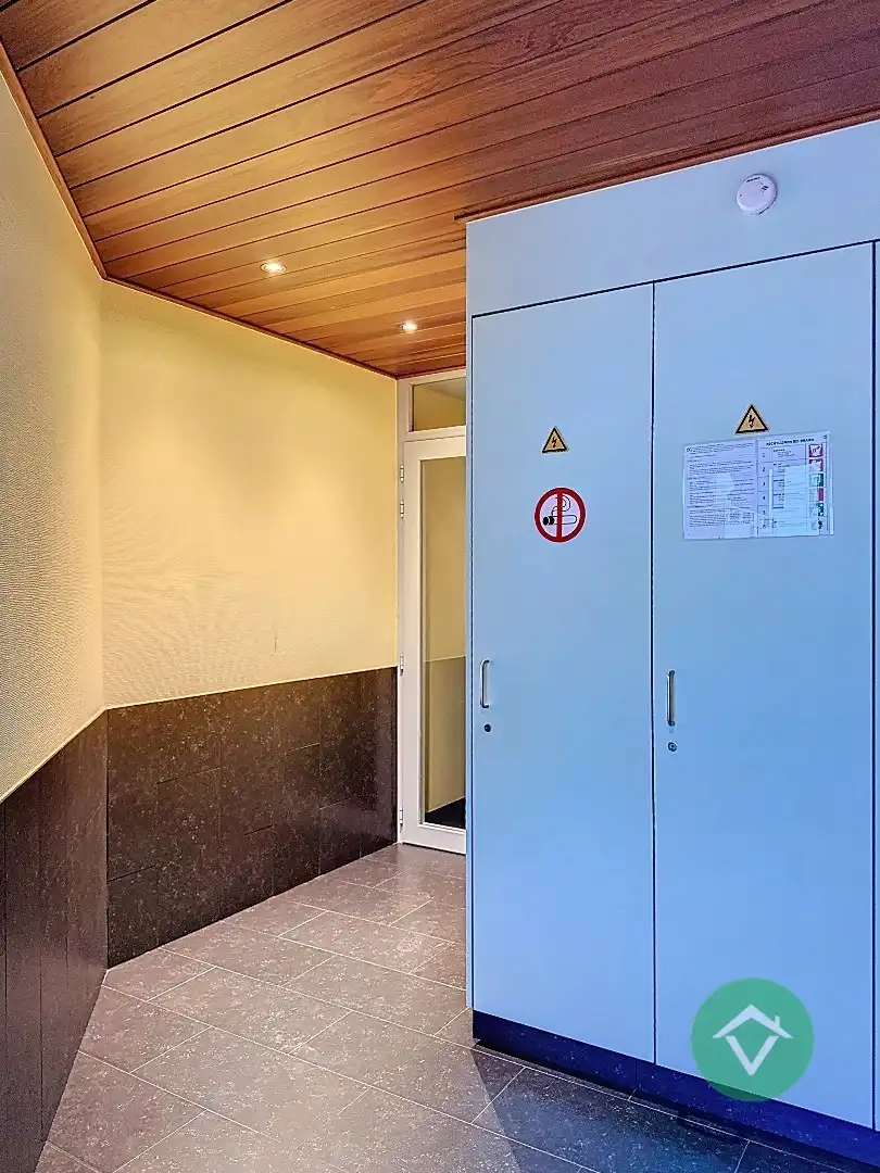 Appartement met 2 slaapkamers en garage te Torhout foto 2