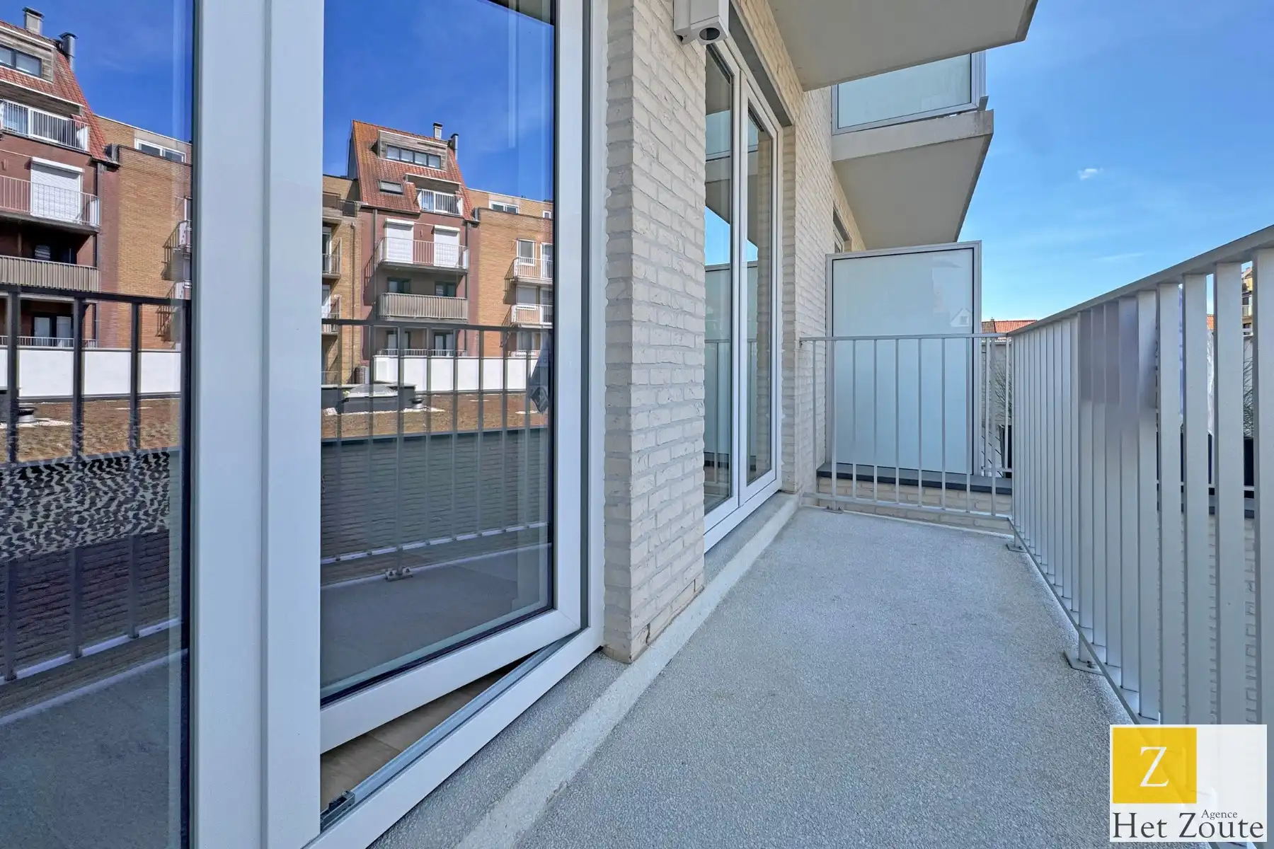 Appartement op toplocatie met aangenaam terras foto 3