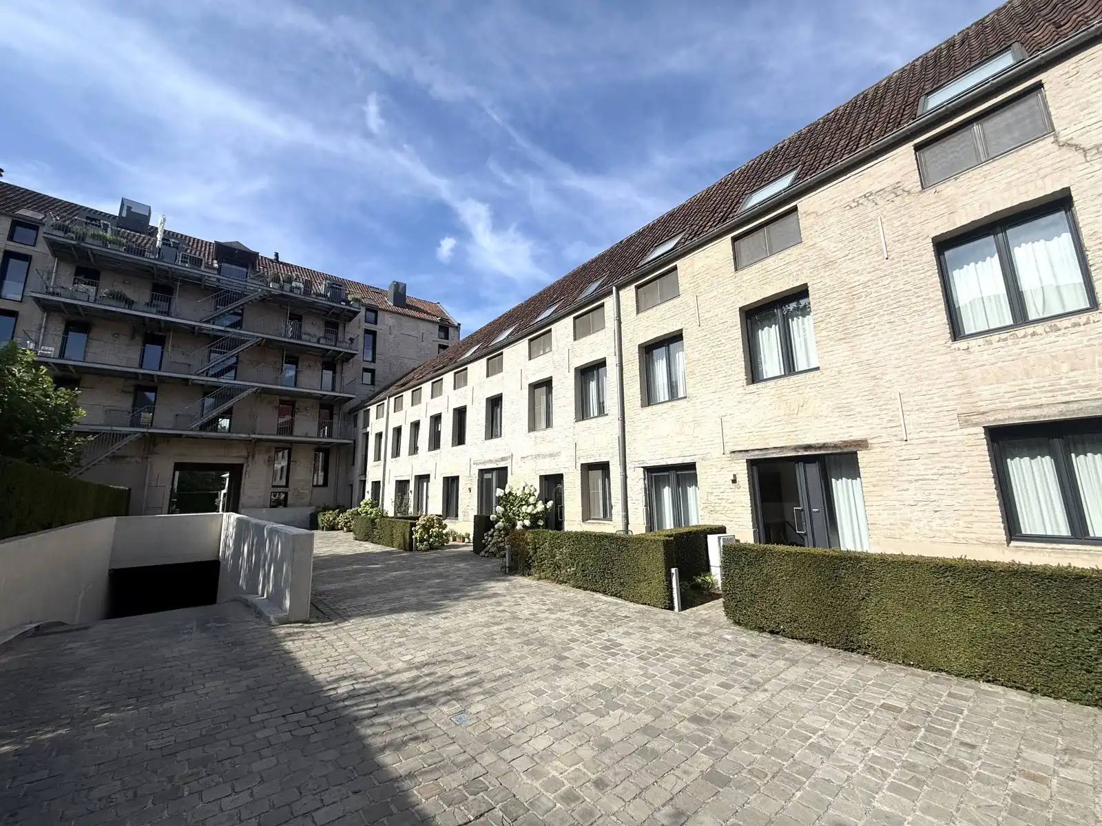 Verborgen parel in Leuven centrum: stadsvilla met 3 slaapkamers en terras foto 2