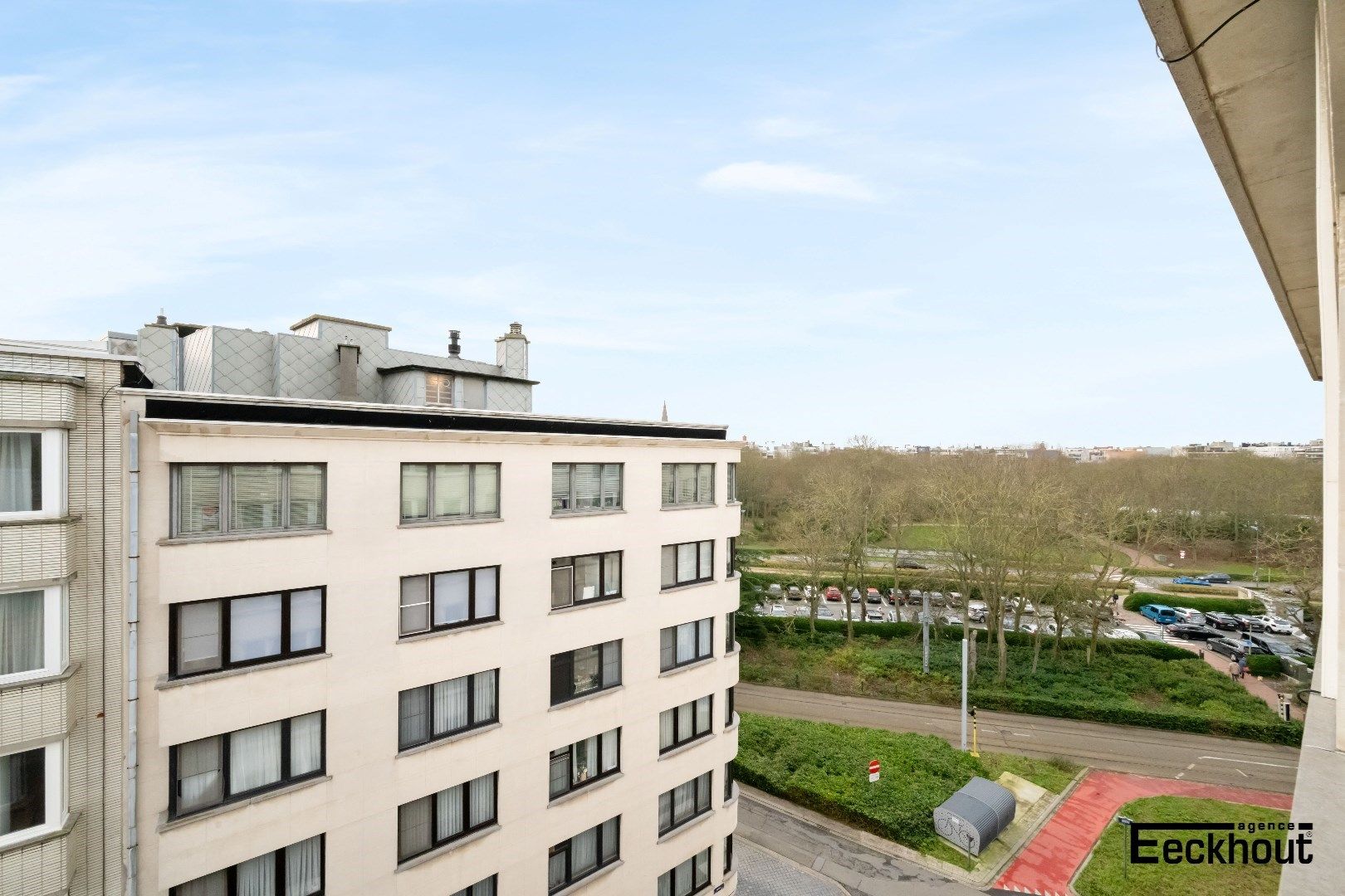 Ruim appartement met zijdelings parkzicht foto 2