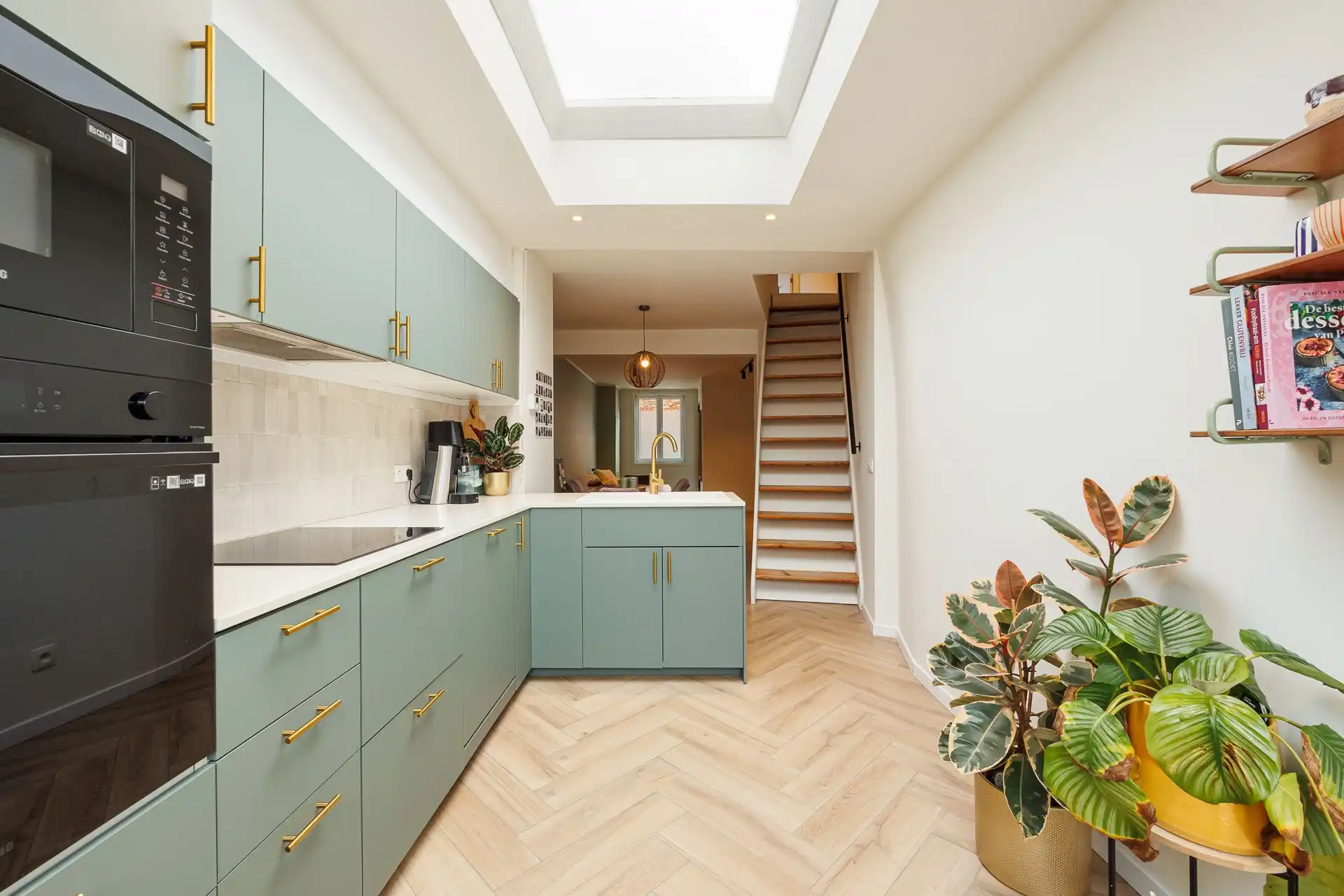 Instapklare woning met zonnige tuin foto 3