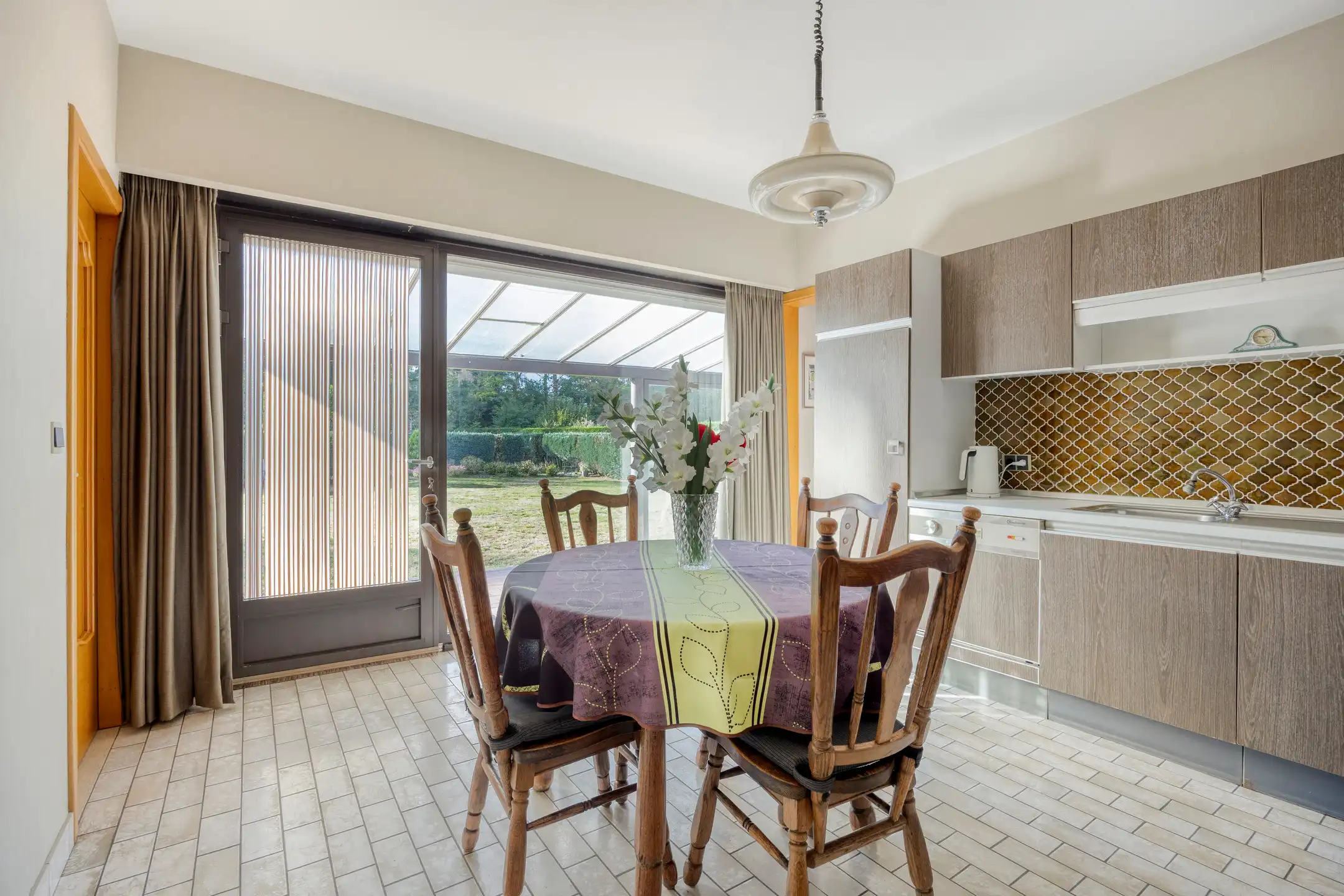 Prima onderhouden laagbouwwoning op uitzonderlijk perceel foto 11