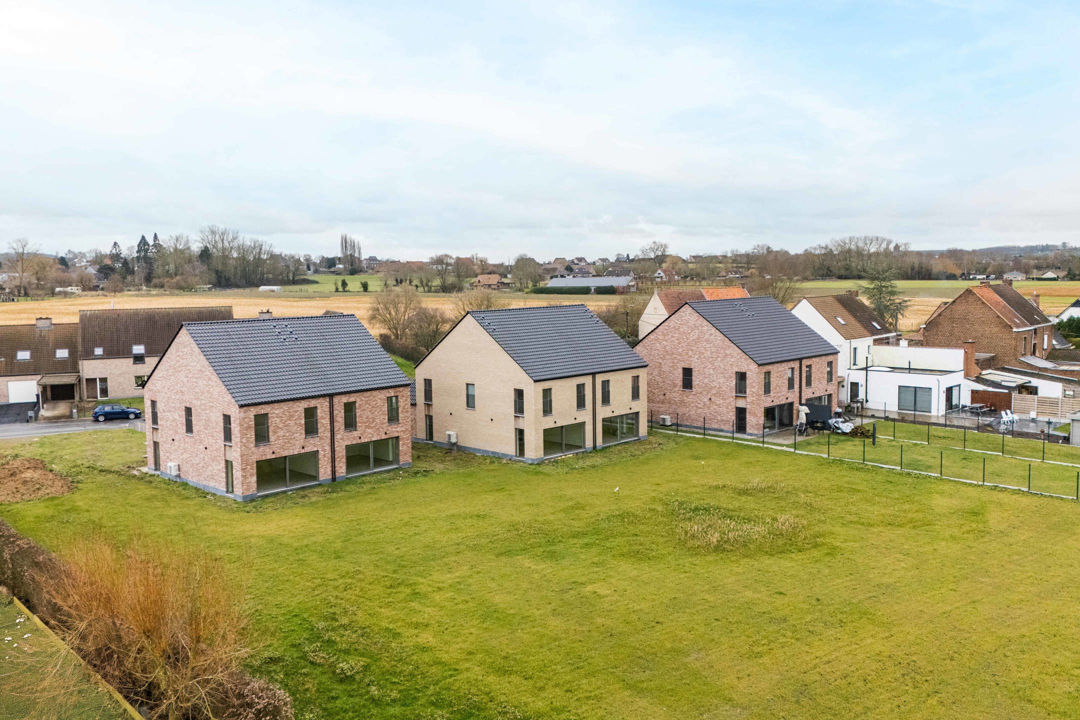 Prachtige nieuwbouwwoning omringd door groen en natuur. foto 25